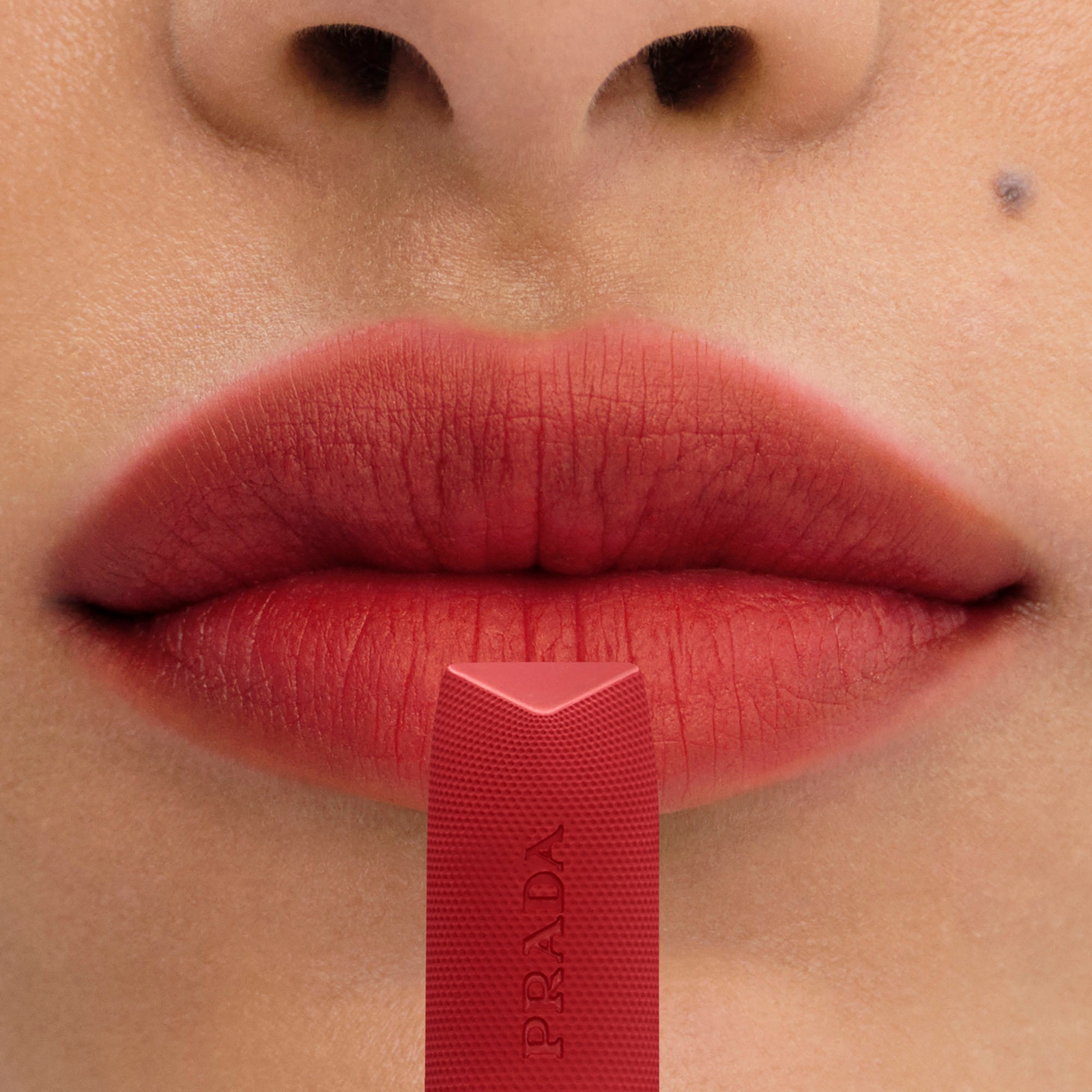 Thumbnail - Prada Soft Matte Rouge Refillable Lipstick 3.8g (Various Shades) - R129 - Lacca