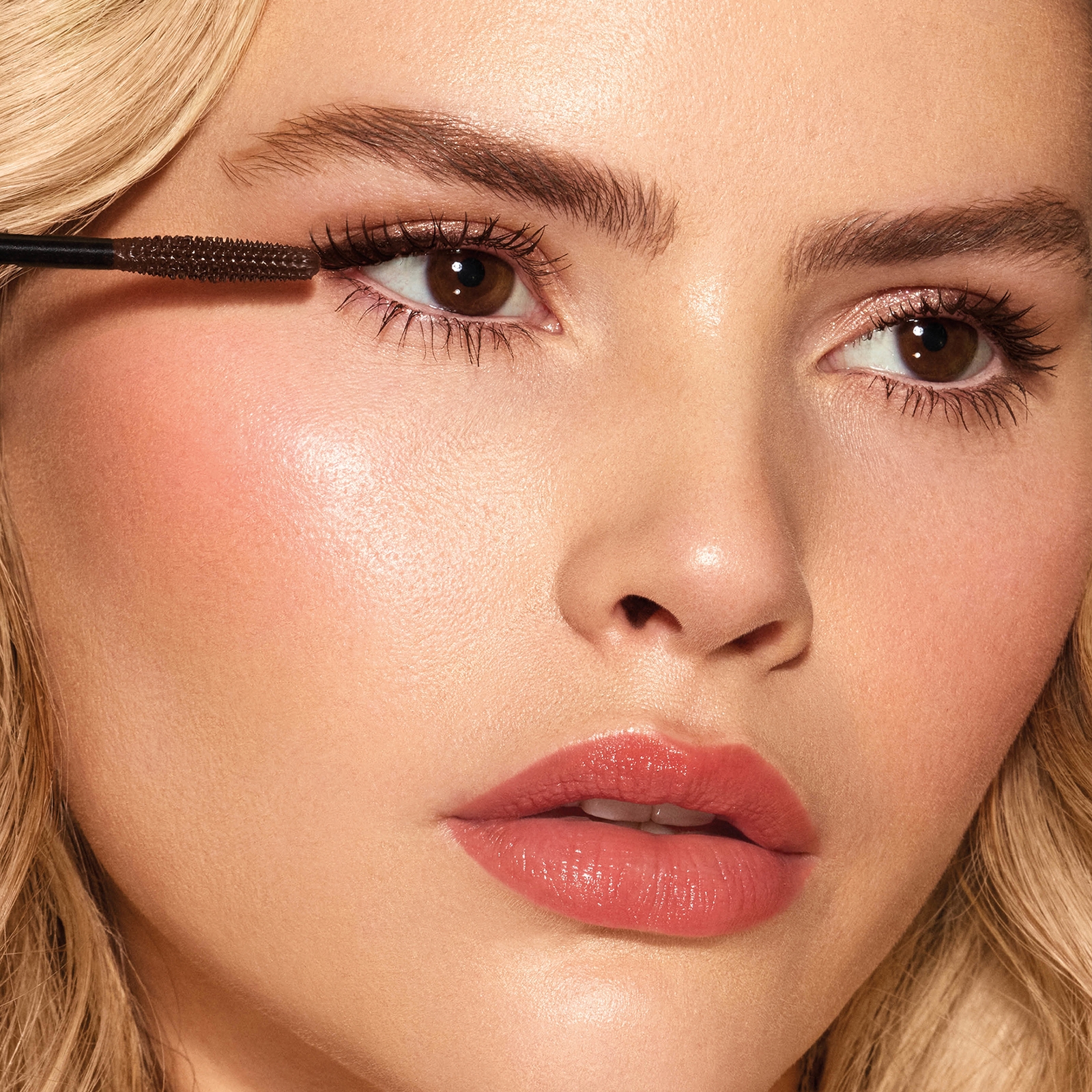 Thumbnail - ICONIC London Triple Threat Mascara 9 ml – Braun