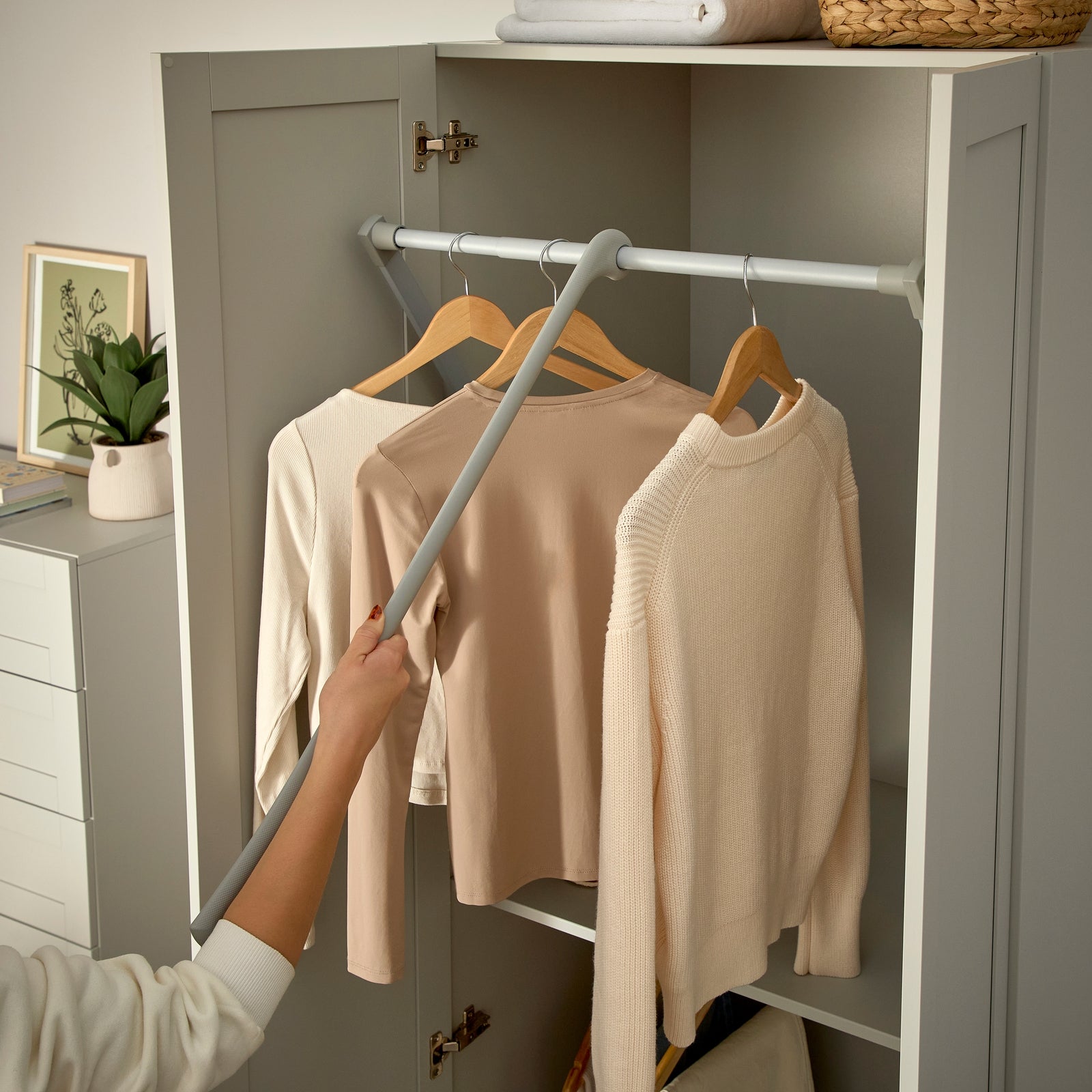 Hafele - Fitted Bedroom Internal Wardrobe Pull-Down Rail 600-1000mm thumbnail