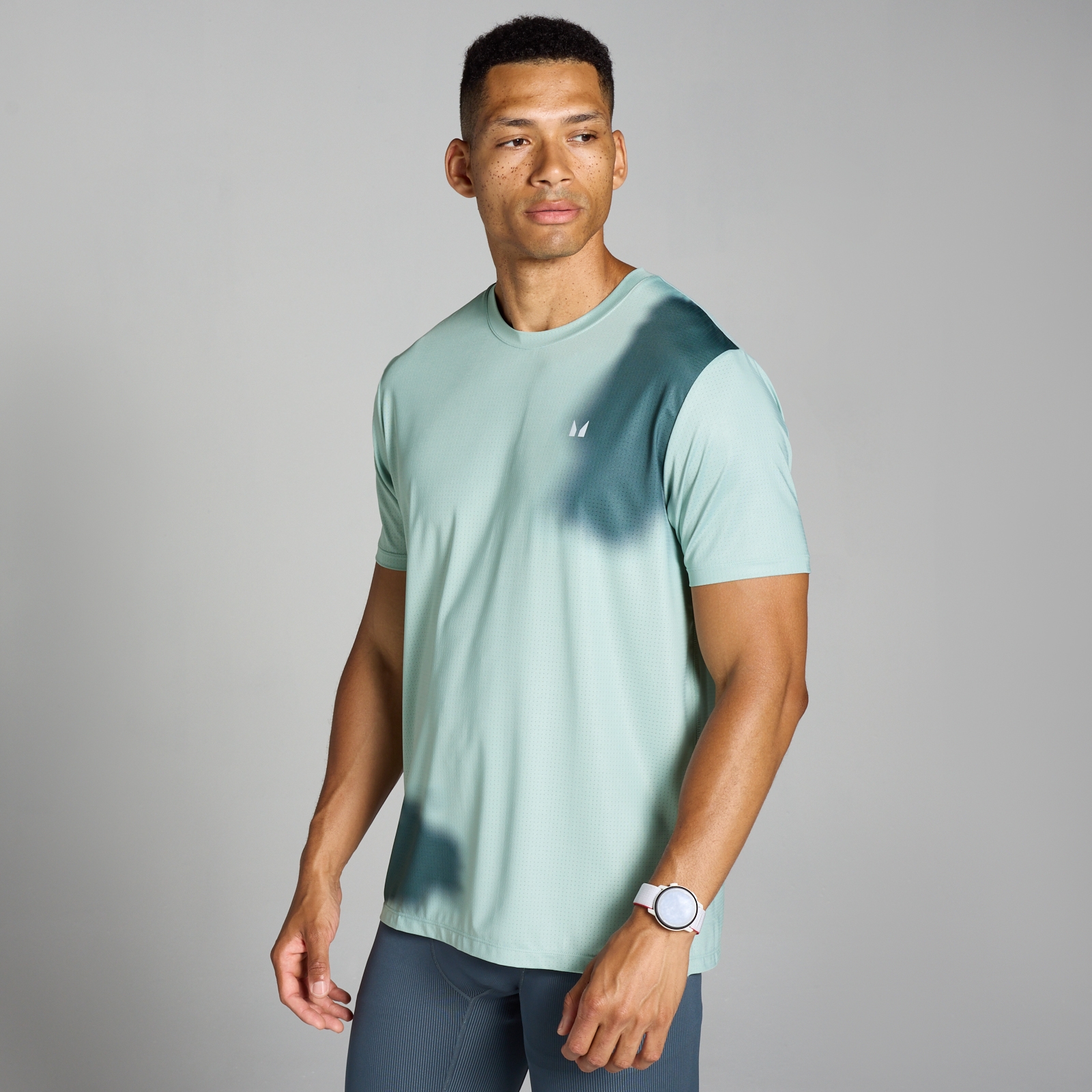5059883372648 - Herren Velocity Netz-T-Shirt mit Aufdruck – Grauer Nebel - XL
