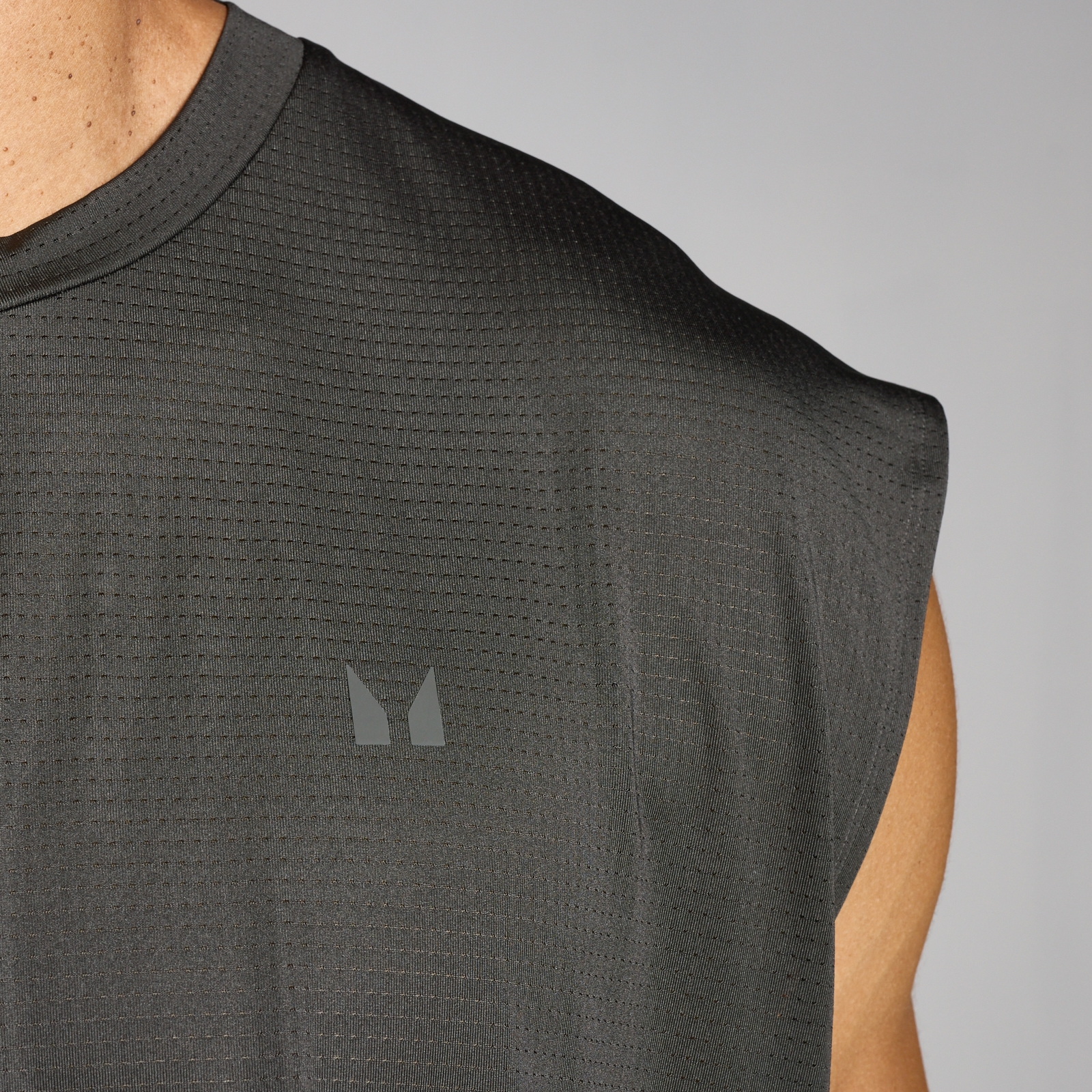 Thumbnail - MP Herren Tempo Oversize-Netz-Trainings-Tanktop – Nachtgrau - XS