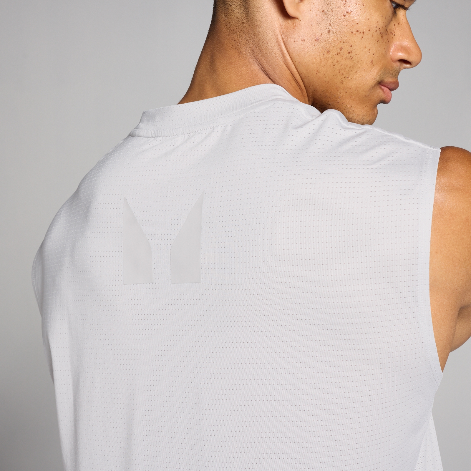 Thumbnail - MP Herren Tempo Oversize-Netz-Trainings-Tanktop – Sanftgrau - L