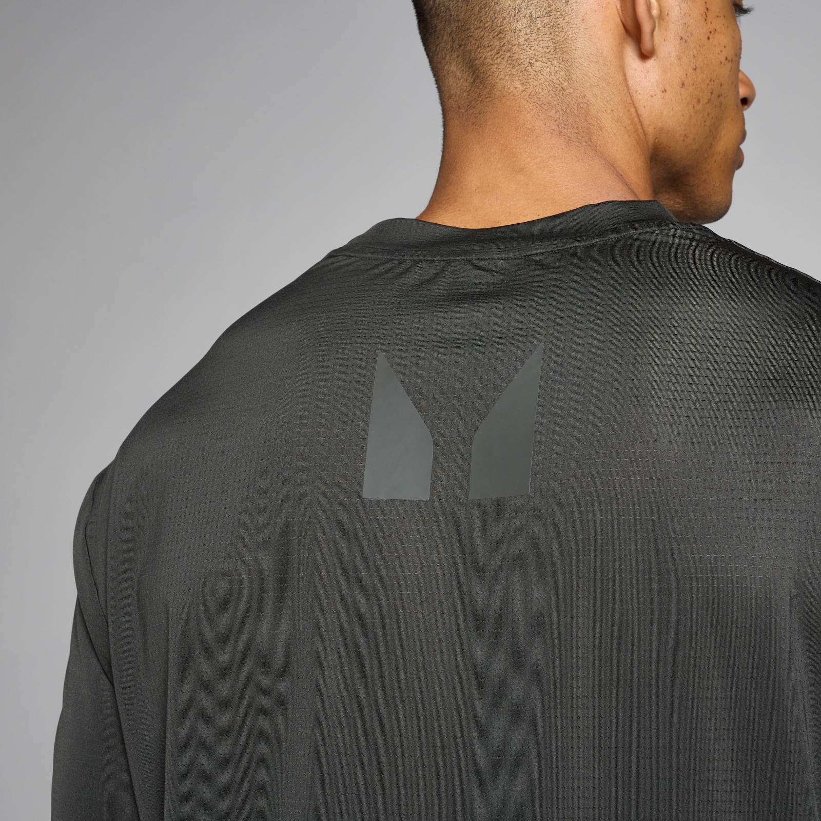 Thumbnail - MP Herren Tempo Oversize-Netz-Trainings-T-Shirt – Nachtgrau - M