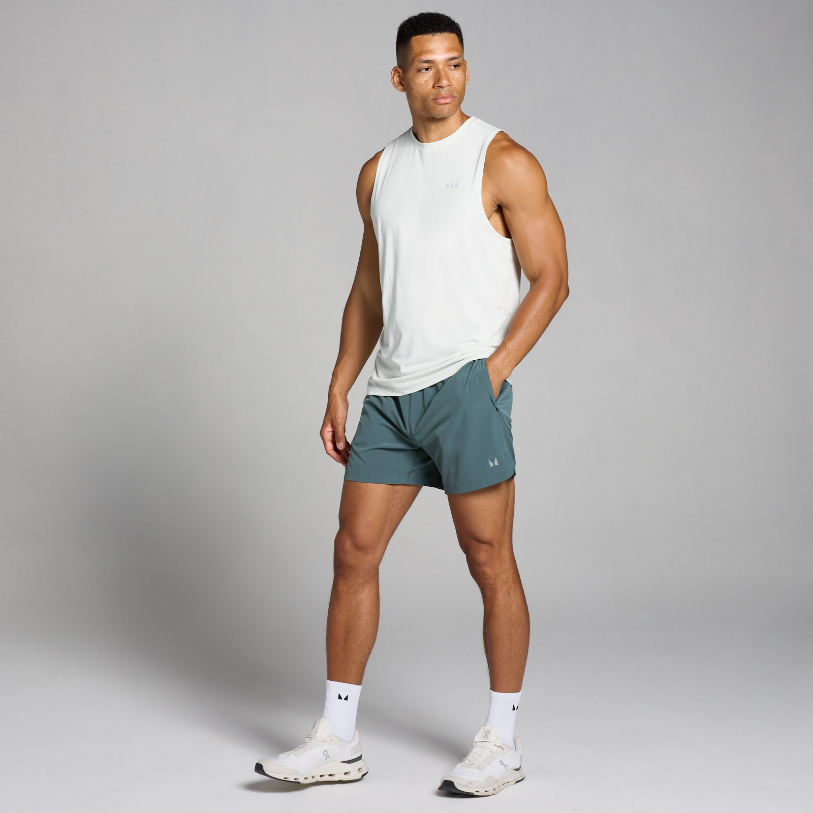 5059883374833 - Herren Training gewebte 13-cm-Shorts — Dunkles Schiefergrau - XXXL 5059883374833 - Herren Training gewebte 13-cm-Shorts — Dunkles Schiefergrau - XXXL