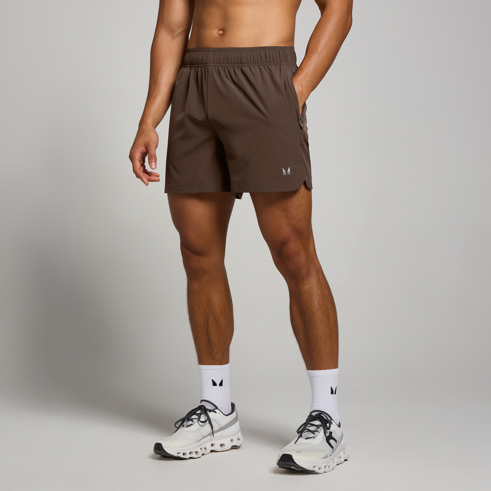 5059883376752 - Herren Training gewebte 13-cm-Shorts — Schokolade - M