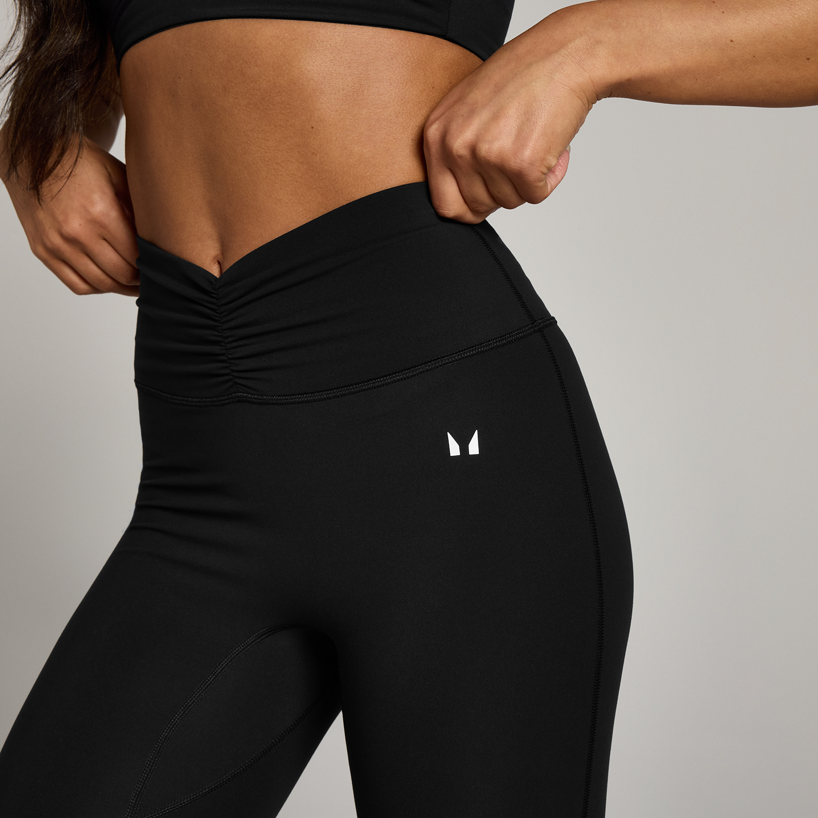 Thumbnail - MP Damen Tempo Leggings mit geraffter Vorderseite – Schwarz - M