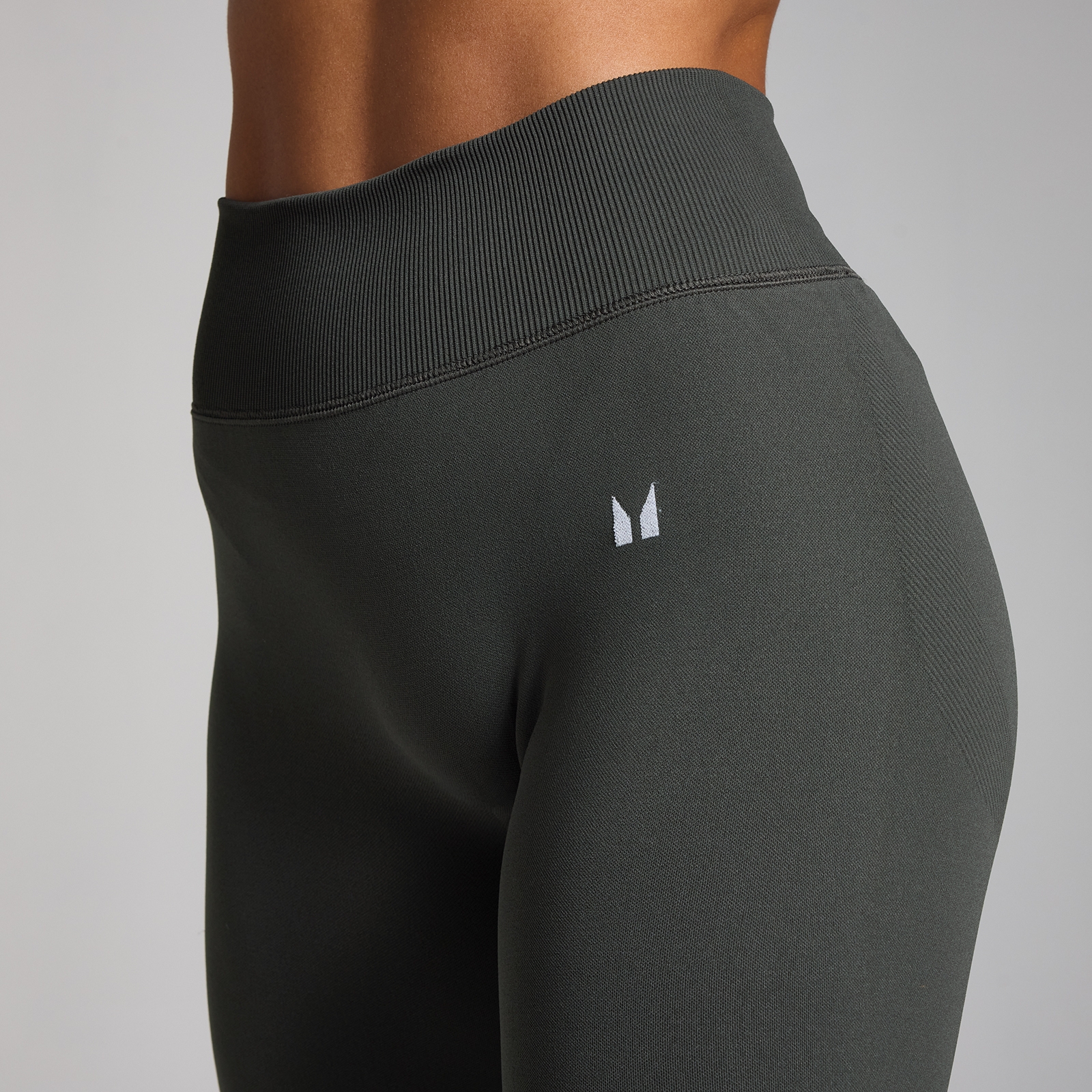 Thumbnail - MP Damen Tempo Mittelhohe Nahtlose Leggings – Nachtgrau - M