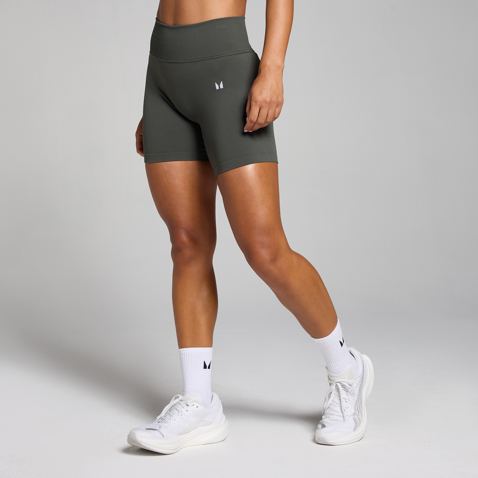 5059883380414 - Damen Tempo Mittelhohe Nahtlose Shorts – Nachtgrau - XXL