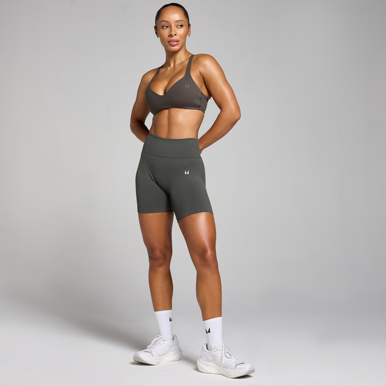 5059883380414 - Damen Tempo Mittelhohe Nahtlose Shorts – Nachtgrau - XXL