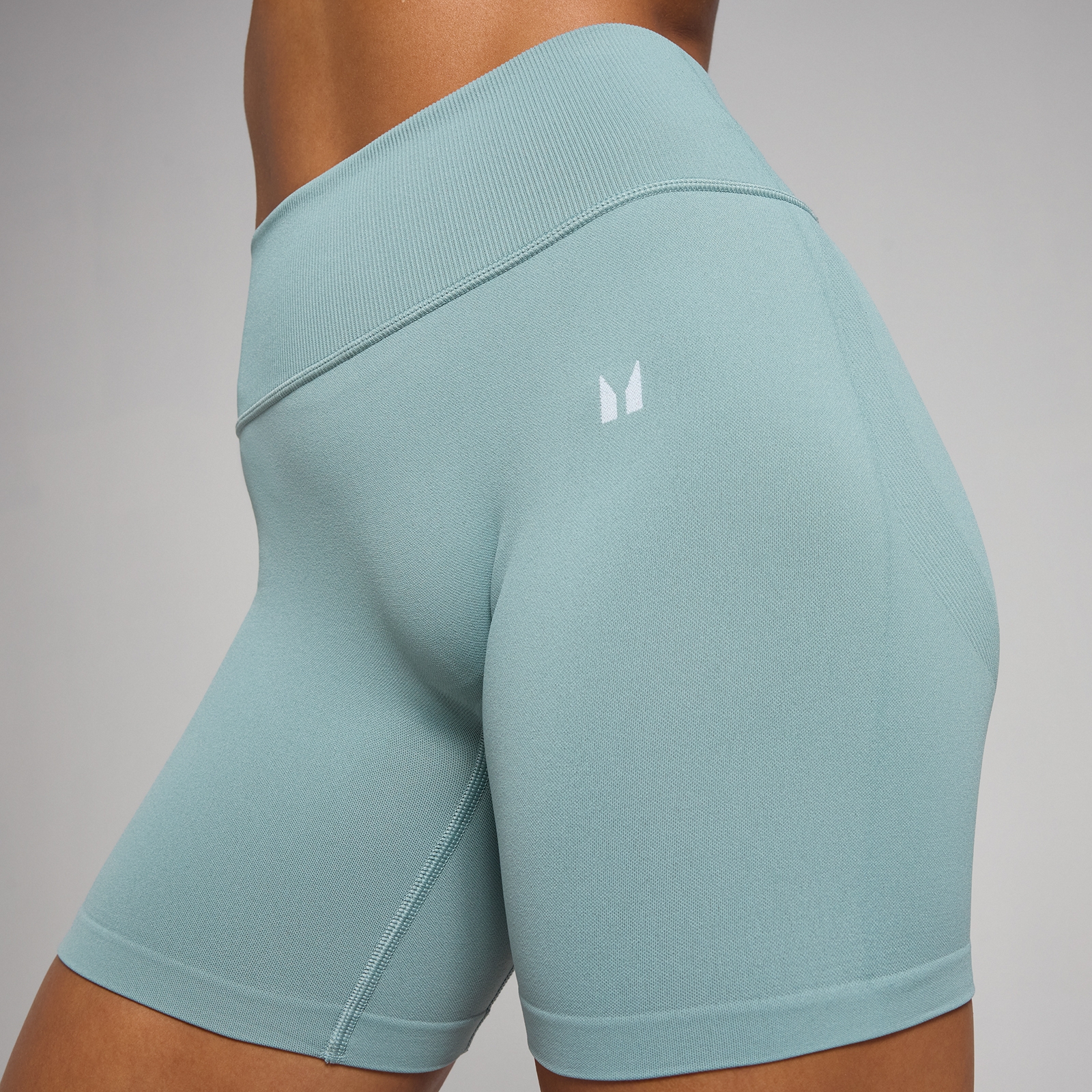 Thumbnail - MP Damen Tempo Mittelhohe Nahtlose Shorts – Blei - L