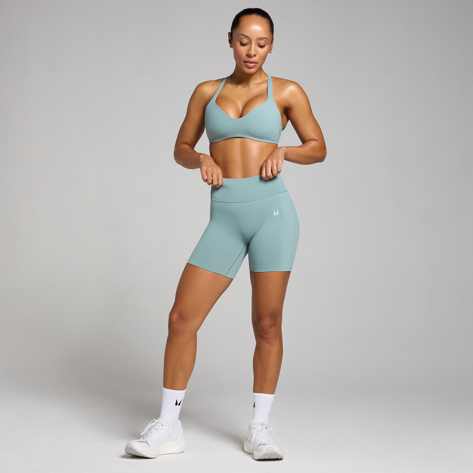 5059883380438 - Damen Tempo Mittelhohe Nahtlose Shorts – Blei - S