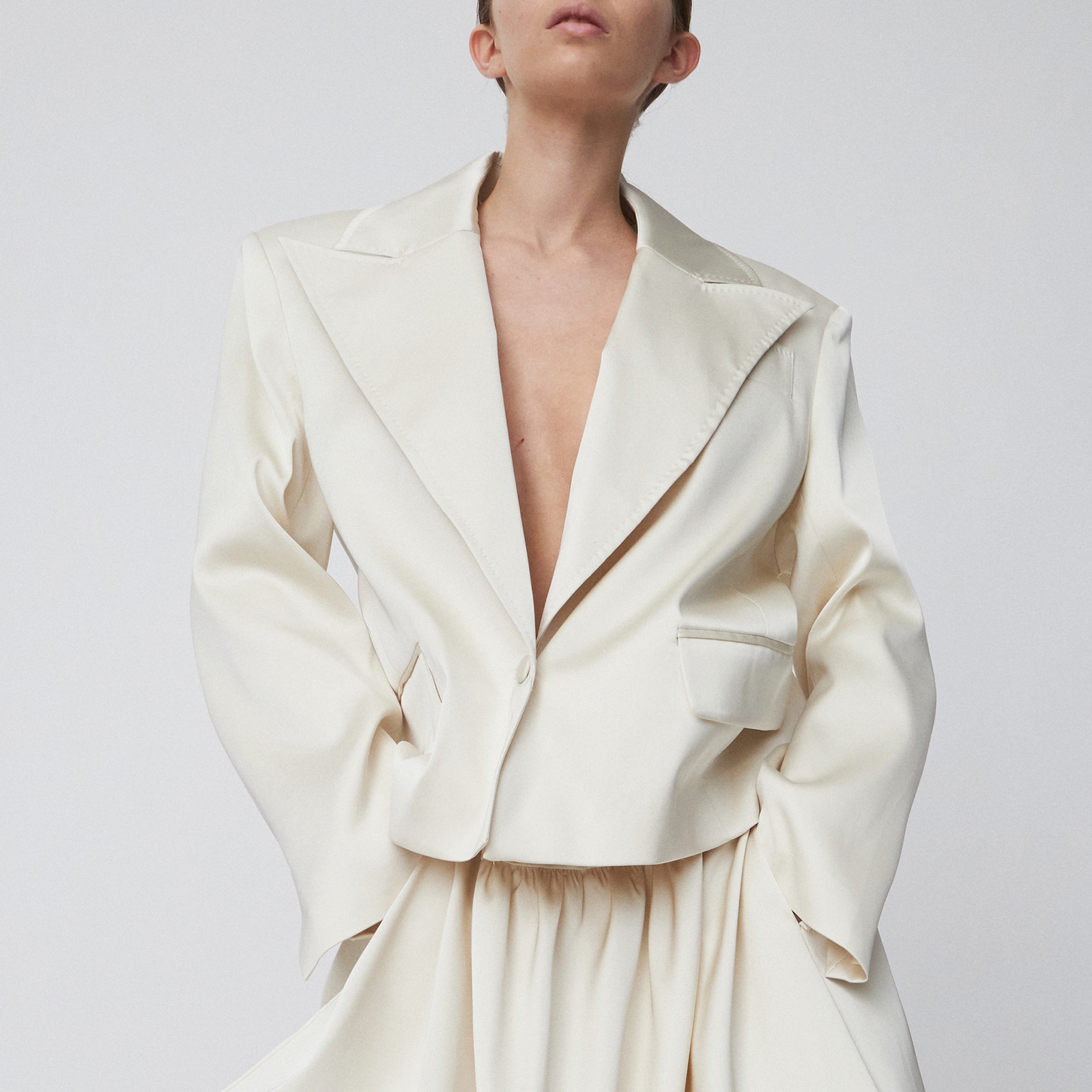 Stella Nova Cropped Satin Blazer - L/XL
