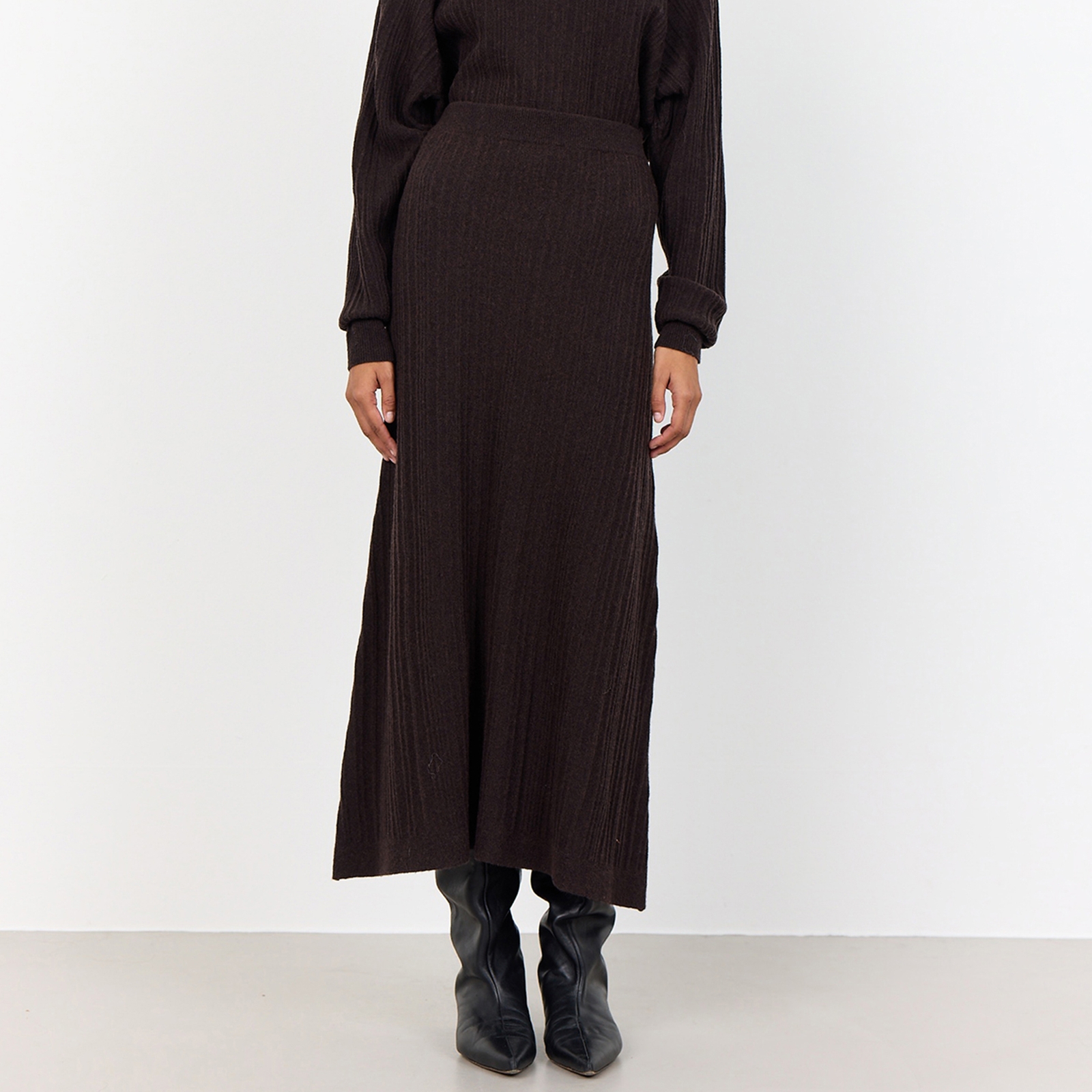 Leveté Room Jade Ribbed Wool-Blend Knit Skirt - S / 36