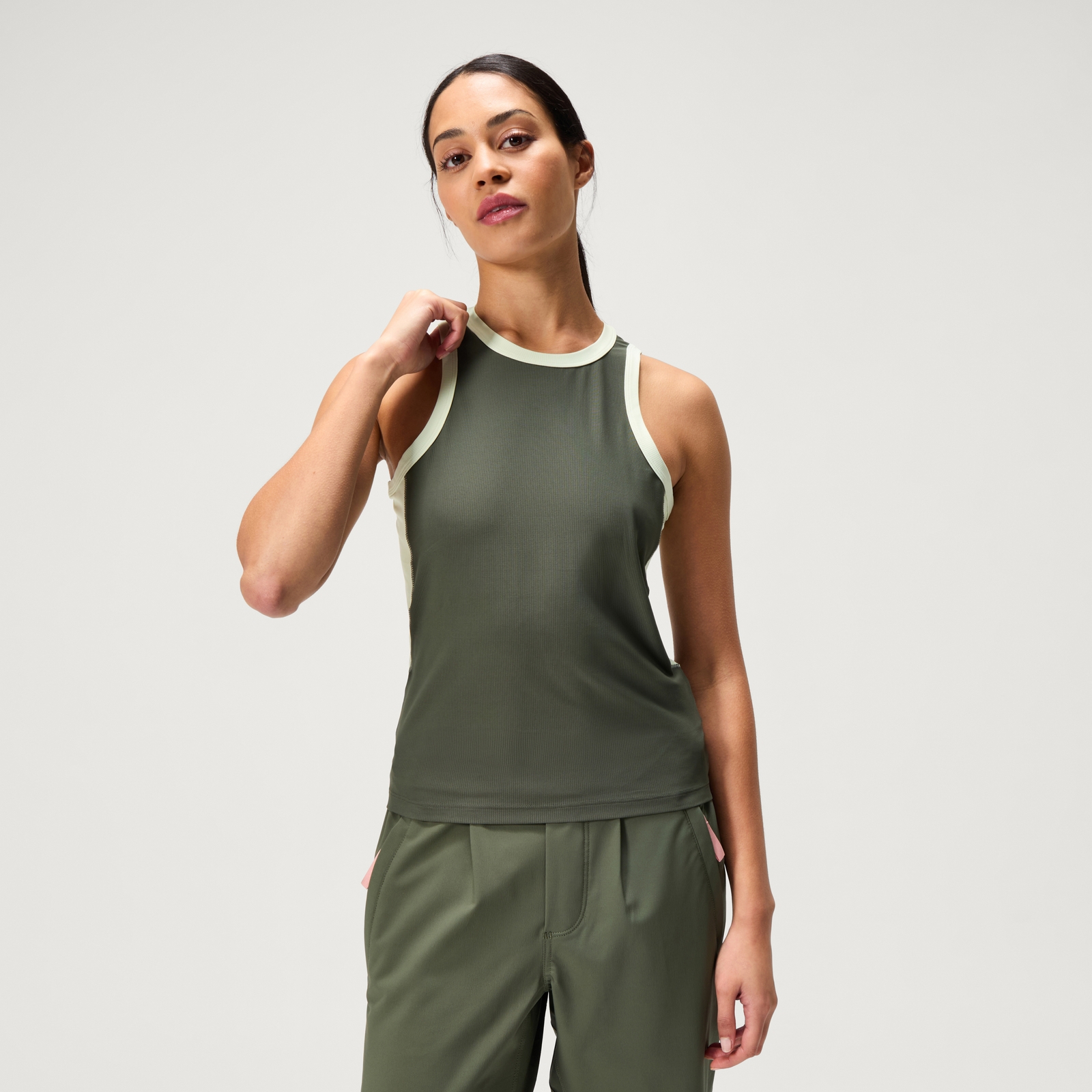 Endura Women's SulTrac Tank Top - Thyme | Extra 10% off first order.