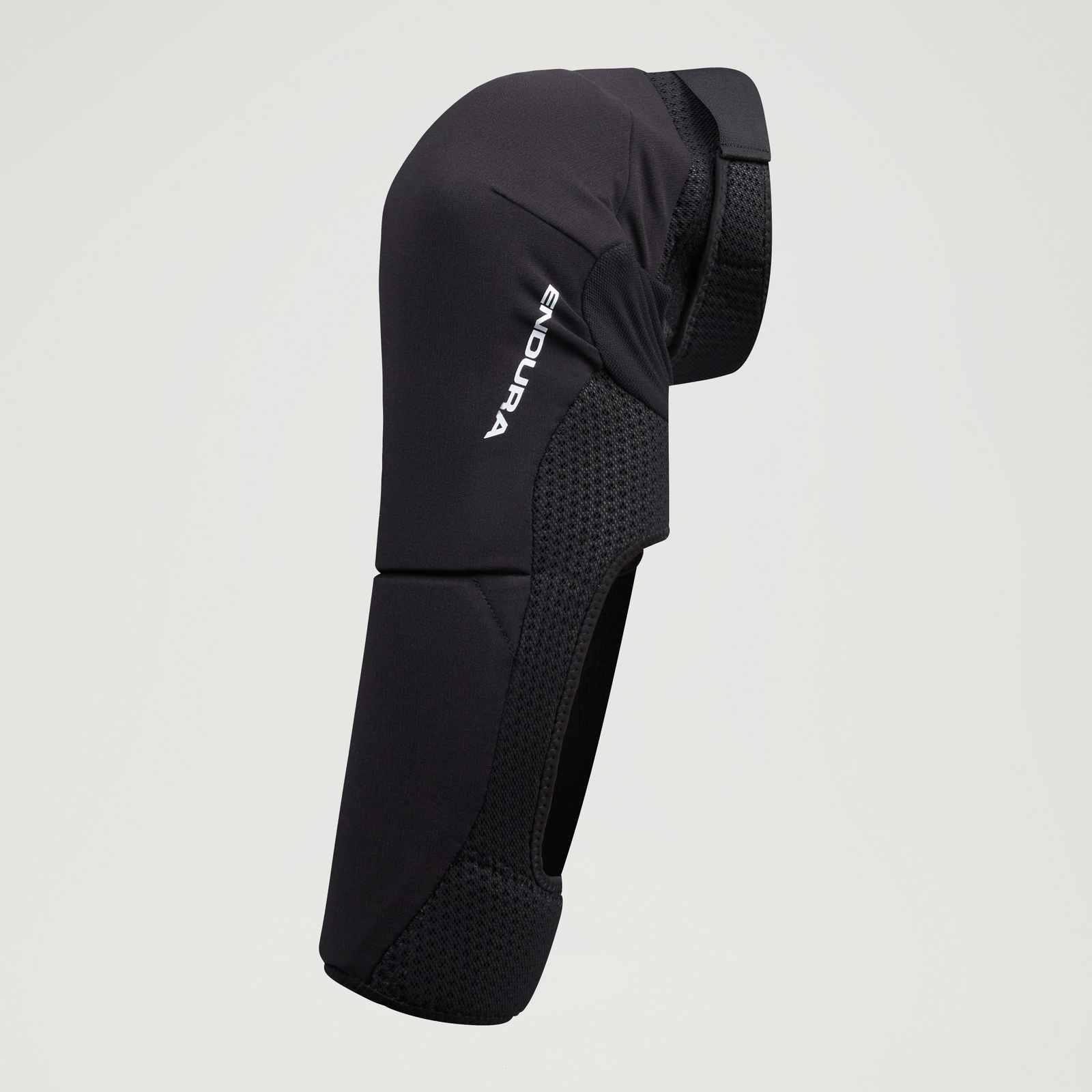 Endura SingleTrack Shin Pads - Black | Extra 10% off first order.