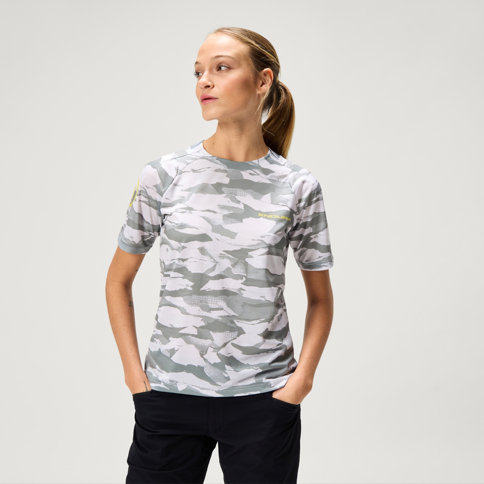 Endura Women's Ltd Mountain Camo S/S Tee - Haar Grey | Extra 10% off first order.