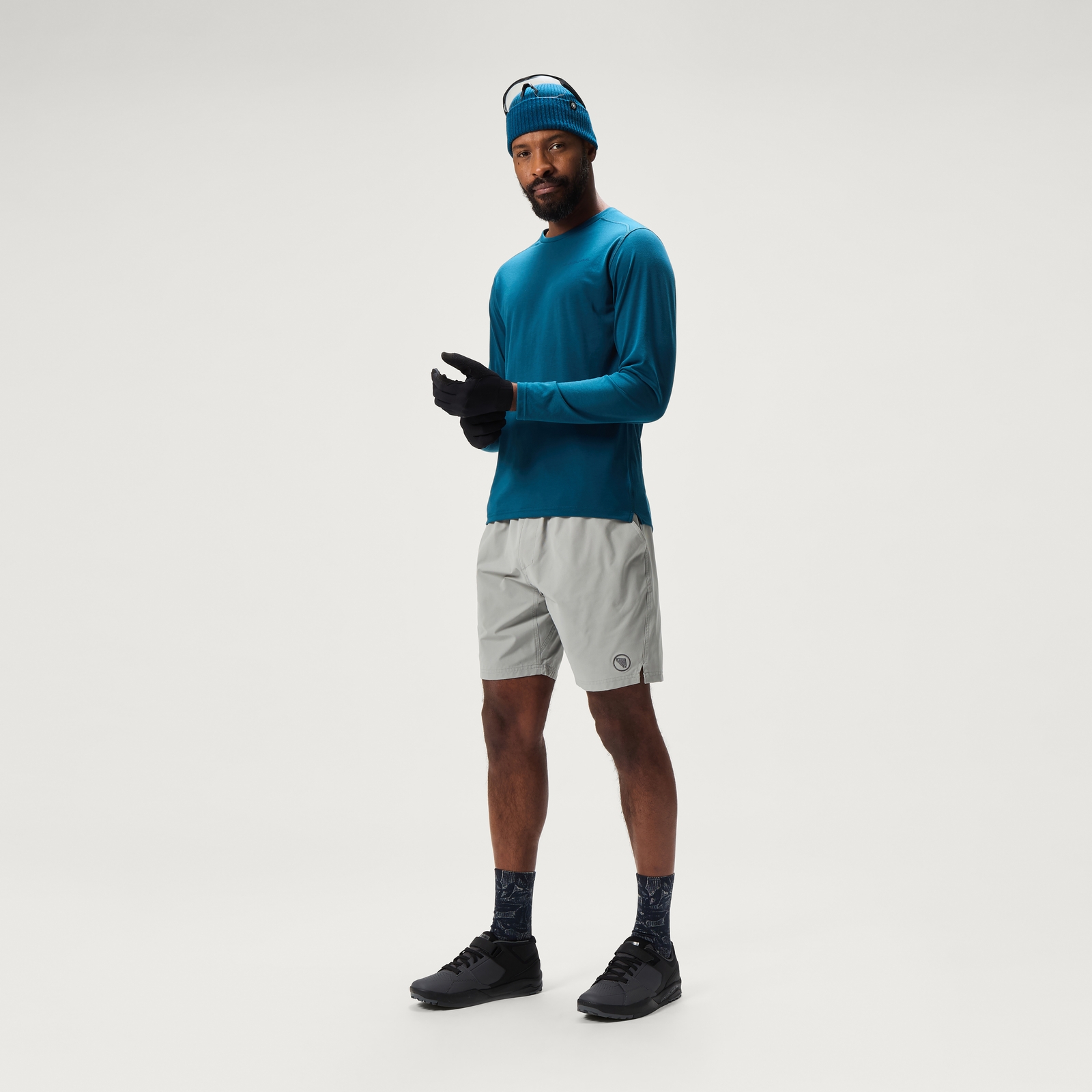 Endura Men's Loop Baggy Shorts (With Liner) - Dreich Grey | Extra 10% off first order.