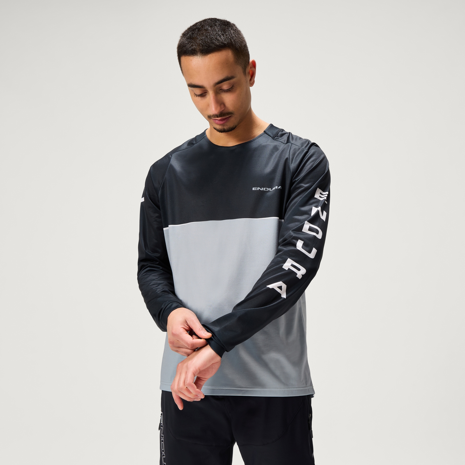Endura Men's SingleTrack Core Print L/S Tee - Black | Extra 10% off first order.