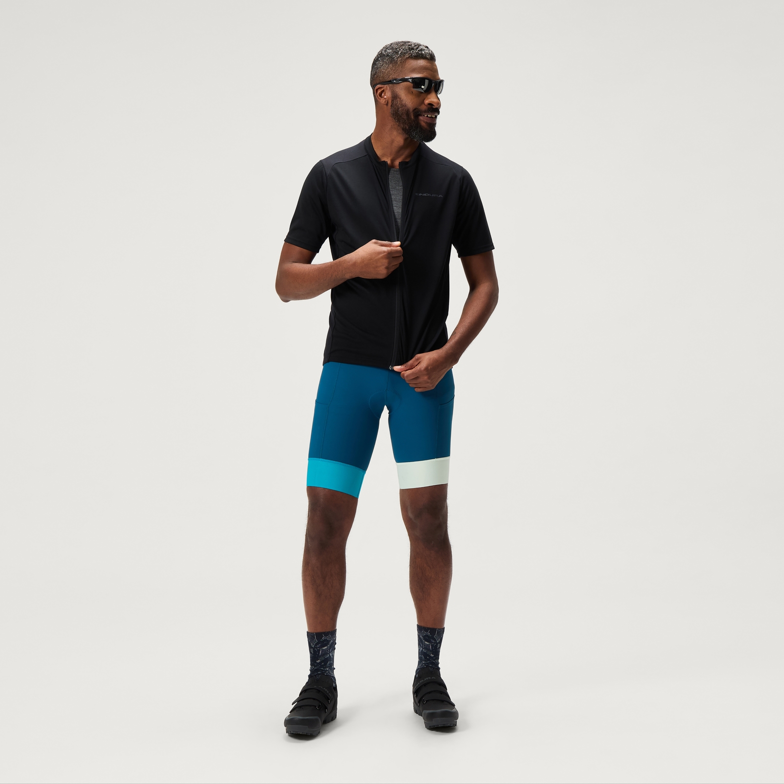 Endura Men's Loop S/S Zipped Jersey - Black | Extra 10% off first order.