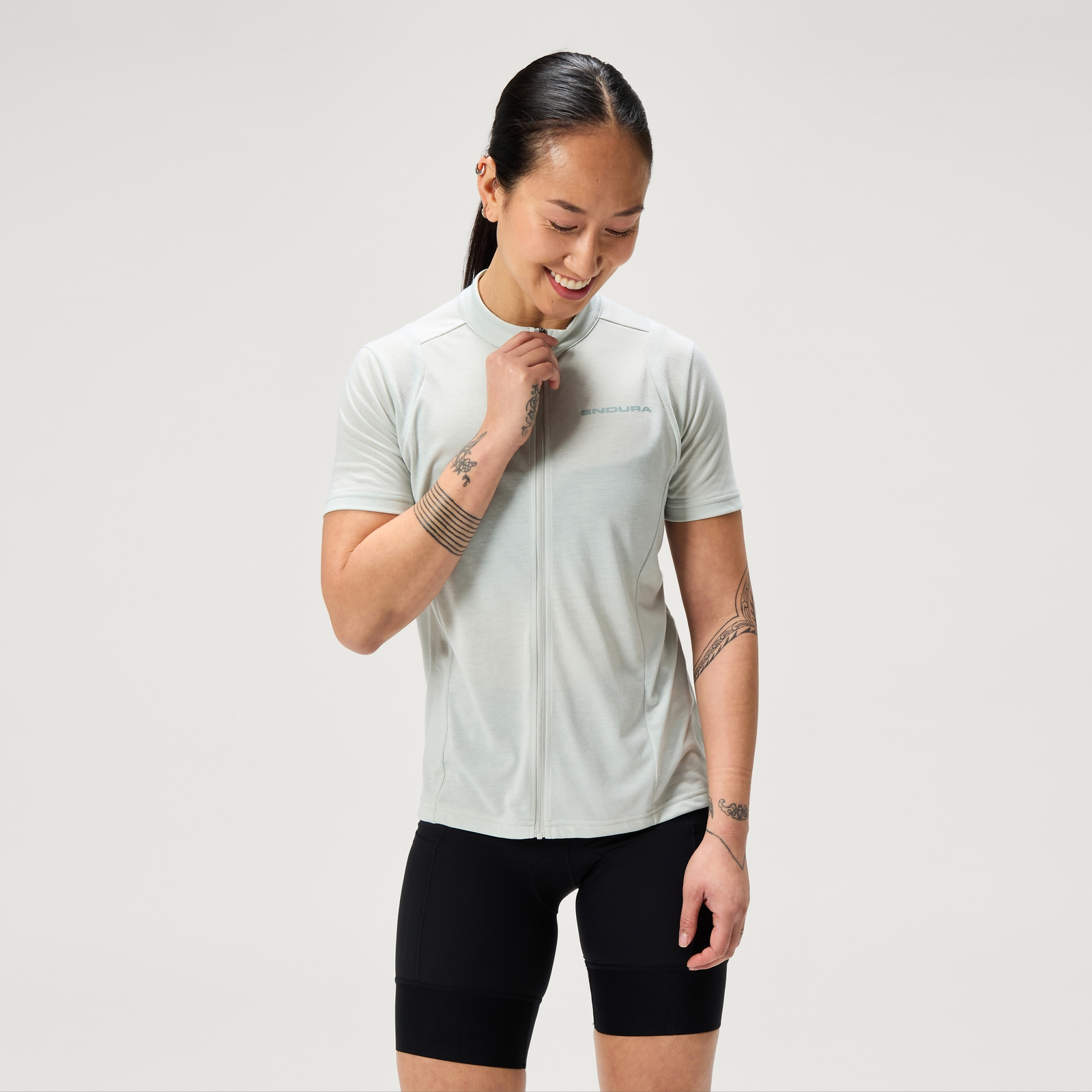 Endura Women's Loop S/S Zipped Jersey - Machair Green | Extra 10% off first order.