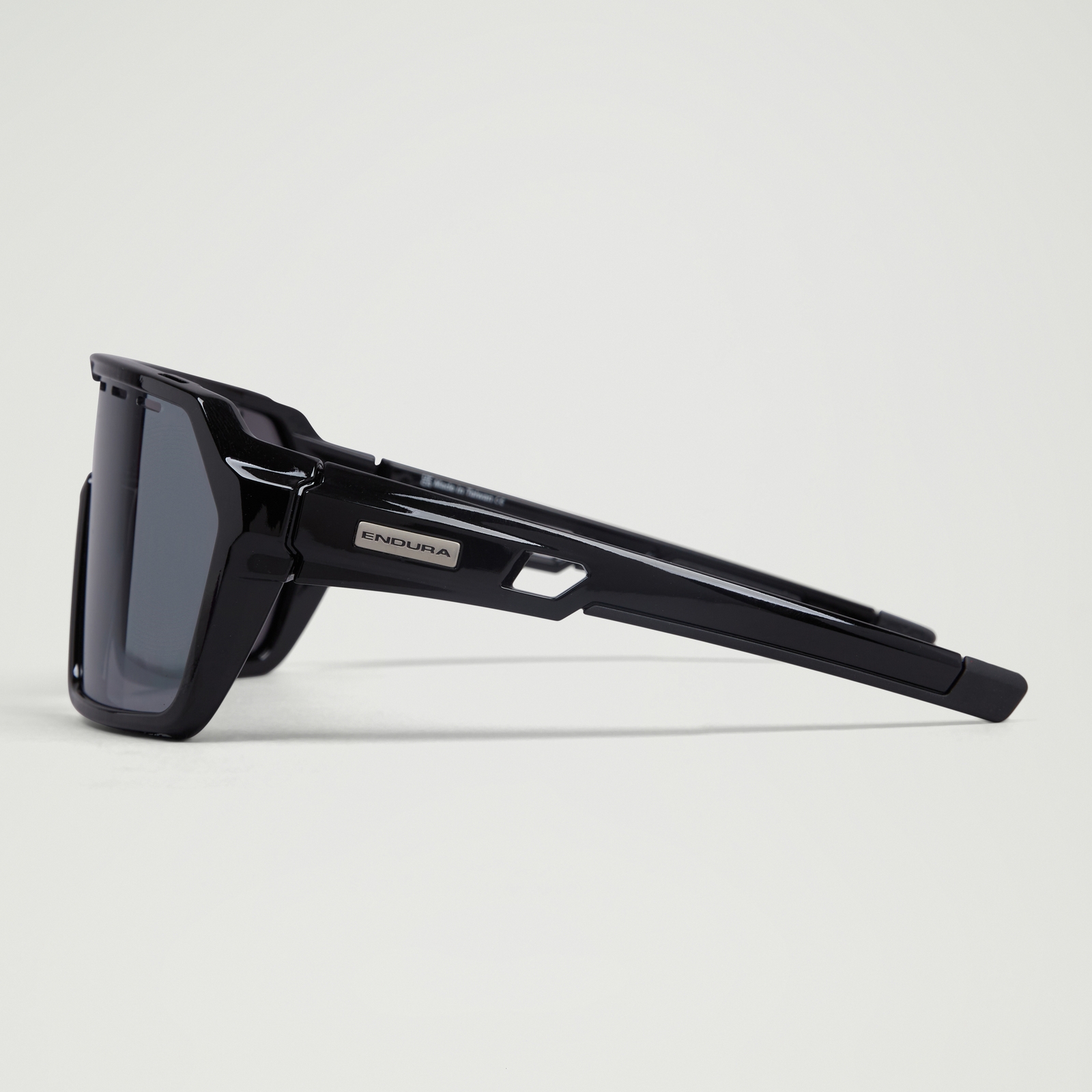 Endura SingleTrack Full-Frame Glasses - Black | Extra 10% off first order.