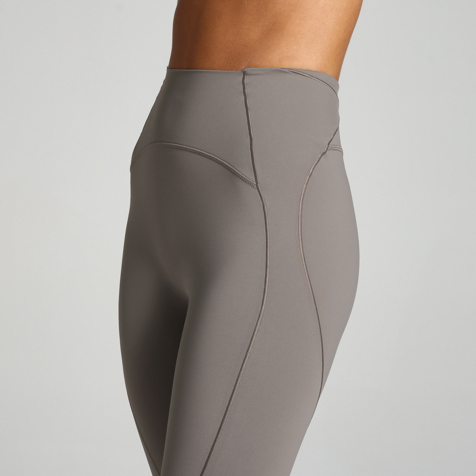 Thumbnail - MP Damen Tempo Ultra Curved Seam Leggings – Dunkler Trüffel - L