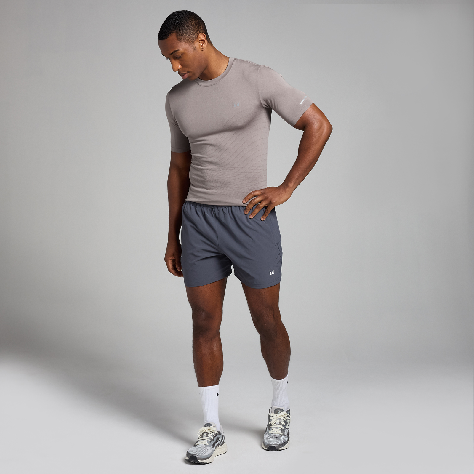 Thumbnail - MP Herren Active Nahtloses T-Shirt mit Aufdruck – Kühles Grau - XXL