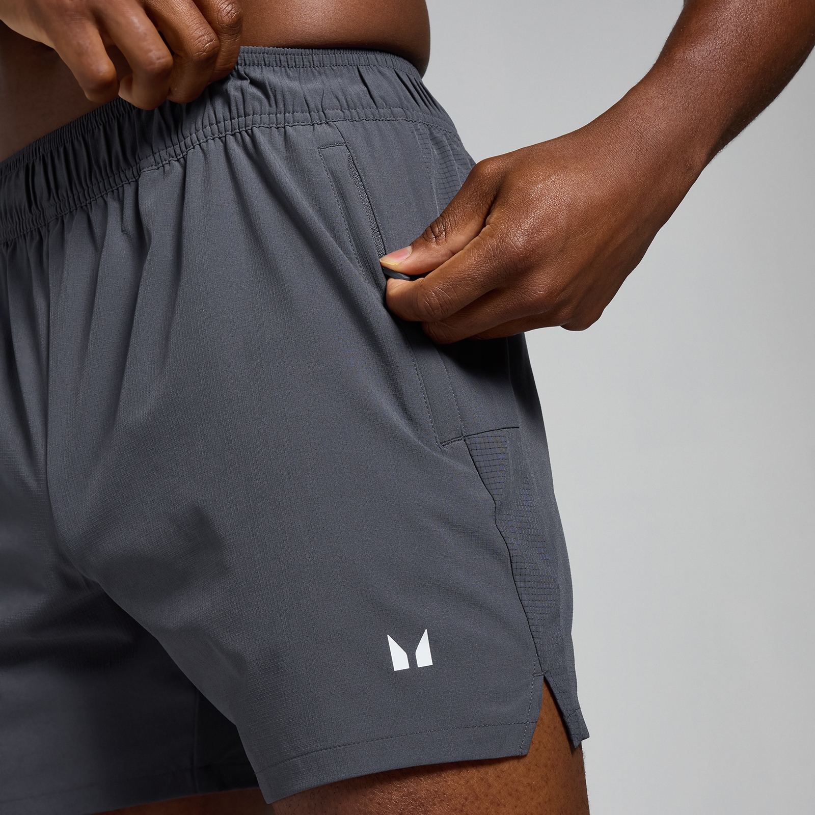 Thumbnail - MP Herren Active Trainingsshorts mit Taschen – Dunkelgrau - L