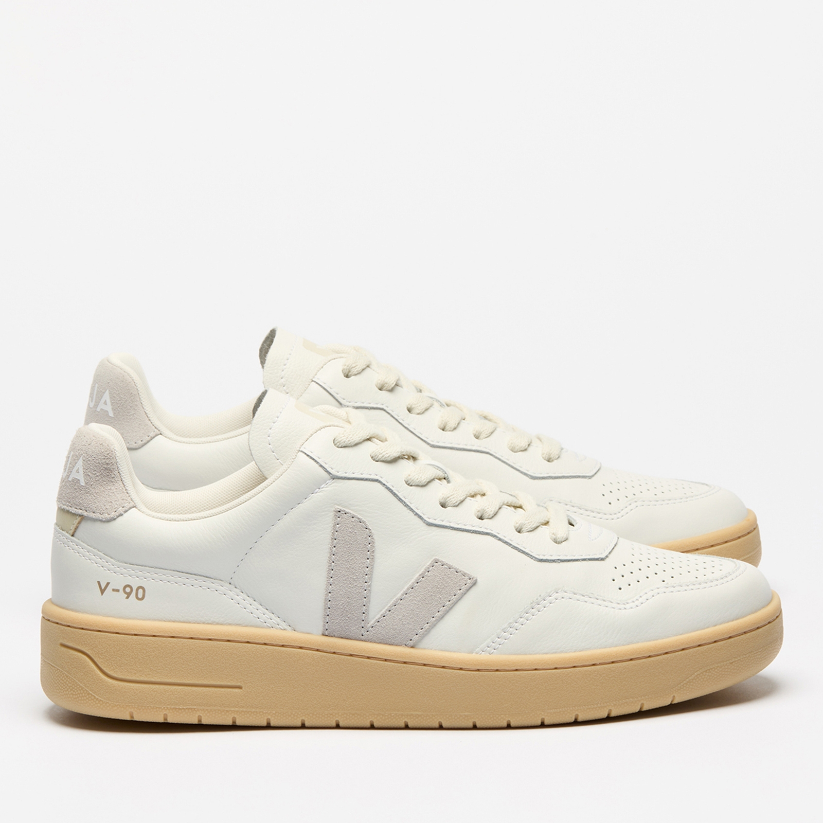 Veja Men's V-90 Bastille Leather Trainers - UK 8