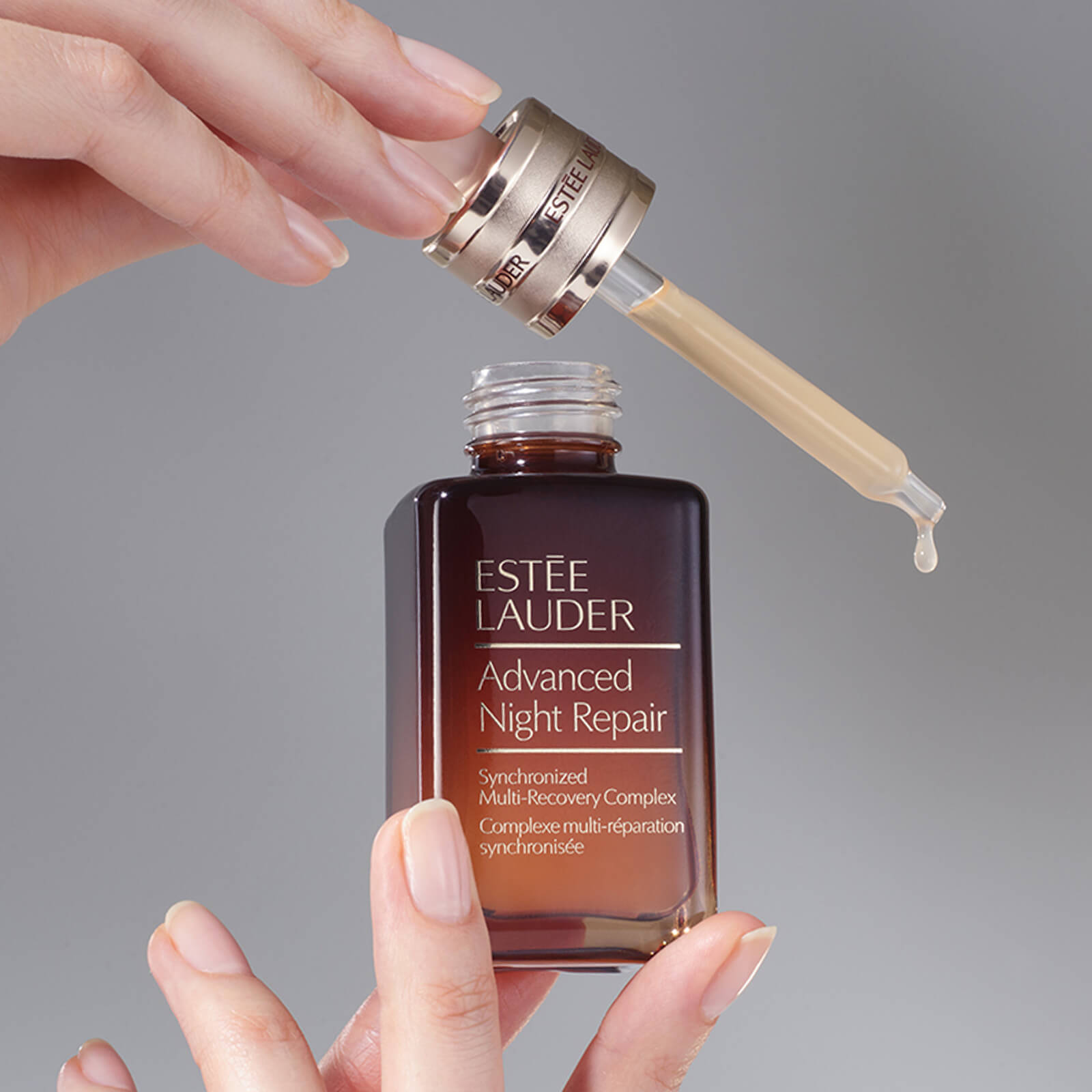 Thumbnail - EXCLUSIVE Estée Lauder x LOOK FANTASTIC 3-Step Radiance Routine Set