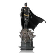 Image of Iron Studios The Dark Knight Deluxe Art Scale Statue 1/10 Batman 31 cm
