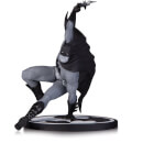 Statuette Batman DC Collectibles - Noir et Blanc