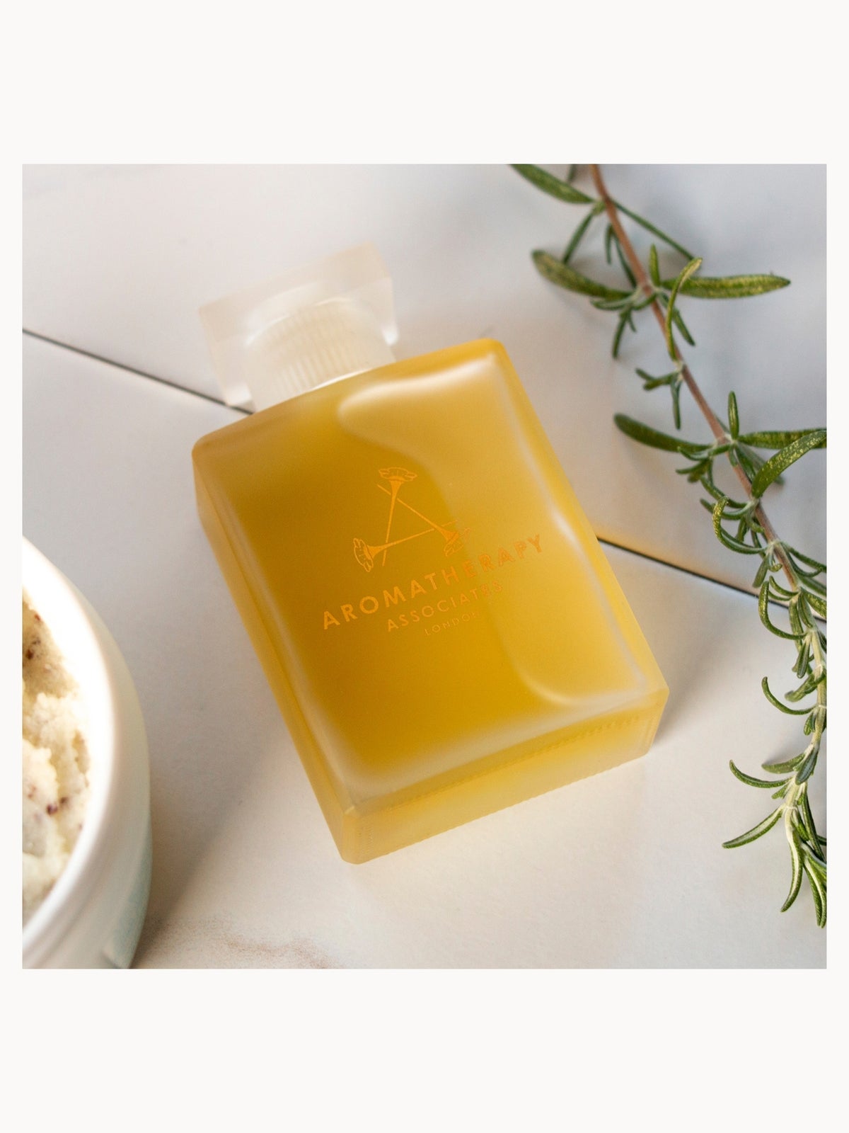 Aromatherapy Associates Revive Morning Bath & Shower Oil (55ml) 4