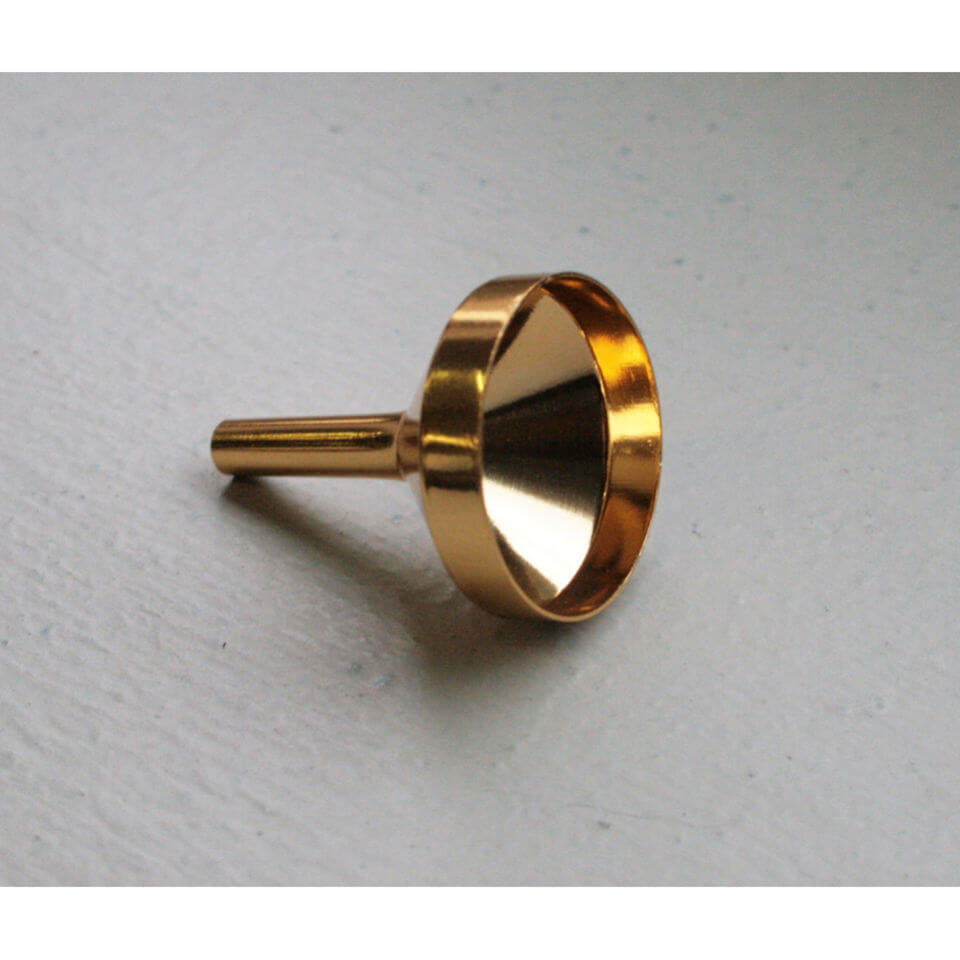

Layla Cosmetics Funnel For Caviar Effect
