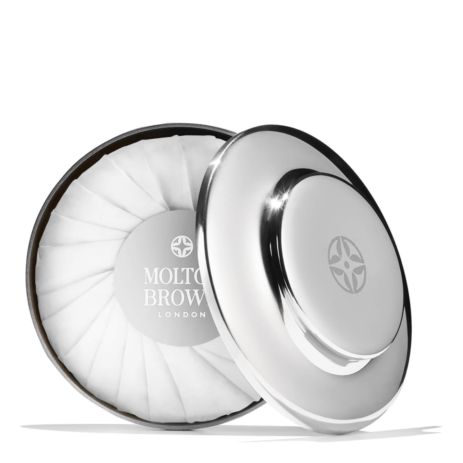 

Увлажняющее мужское мыло для бритья Molton Brown For Men Moisture-Rich Shaving Soap (100 г) с чашей