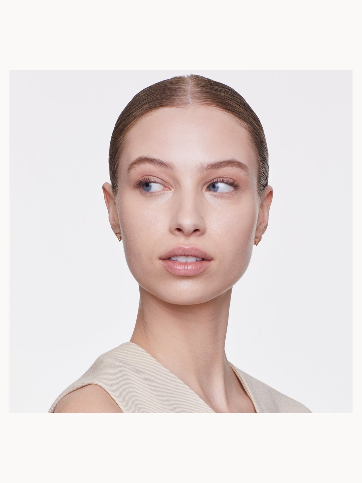 L'Oréal Paris True Match Liquid Foundation: Hydrating Makeup for a Flawless Complexion in Shade 1N Ivory, 30ml, photo 8