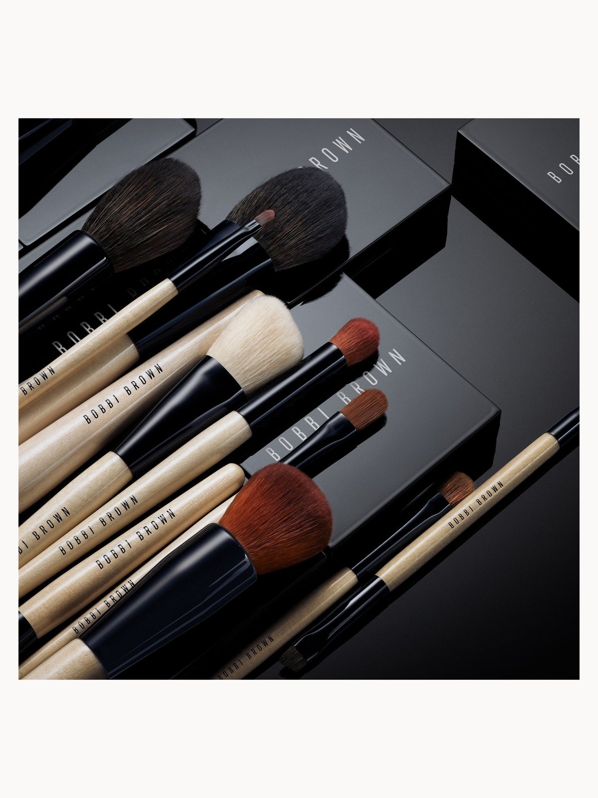 Bobbi Brown Full Coverage Face Brush 2