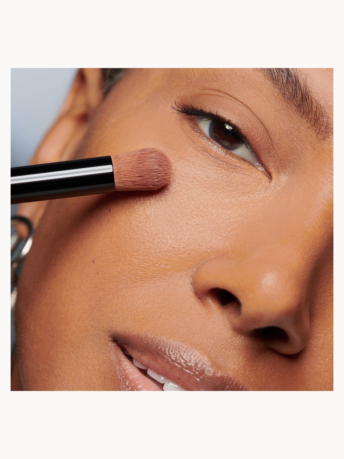 Bobbi Brown Full Coverage Touch Up Brush 2
