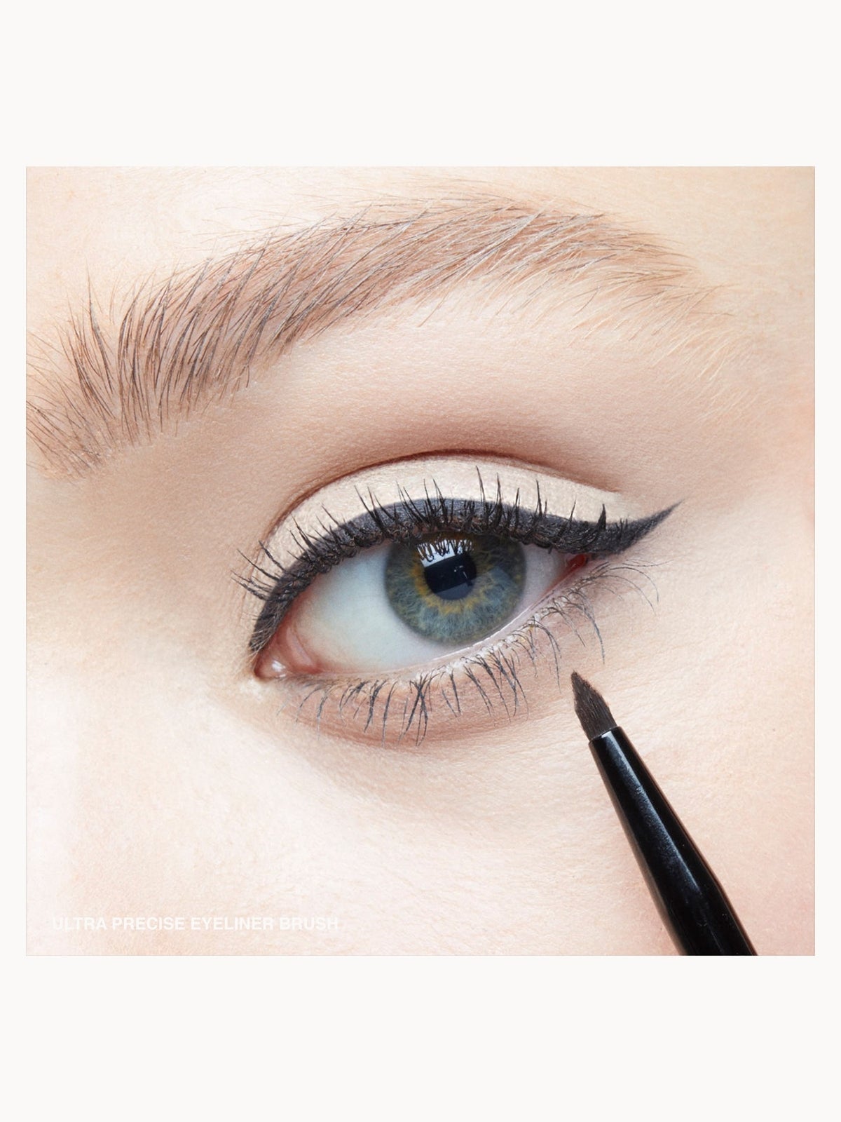 Bobbi Brown Ultra Precise Eyeliner Brush 2