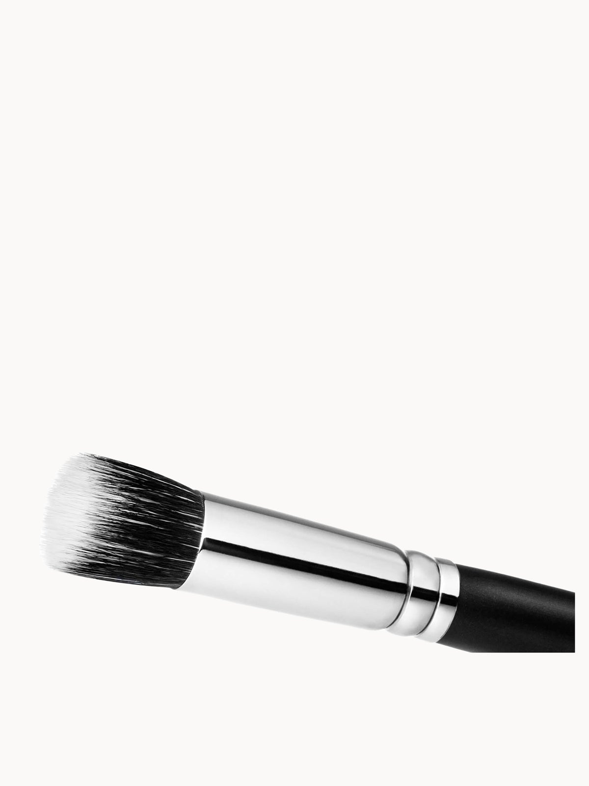 MAC 130S Short Duo Fibre Brush 2
