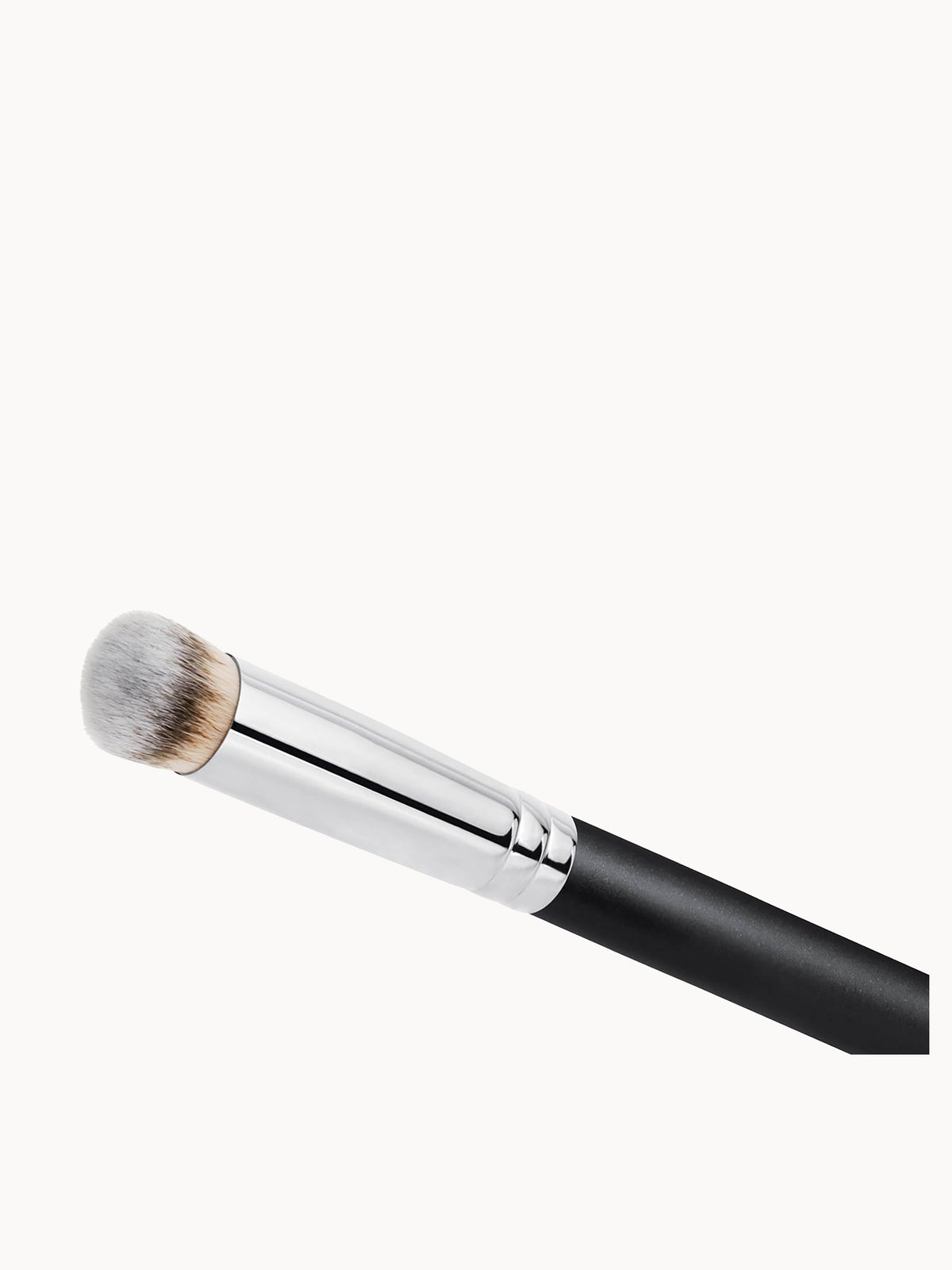 MAC 270S Concealer Brush 2