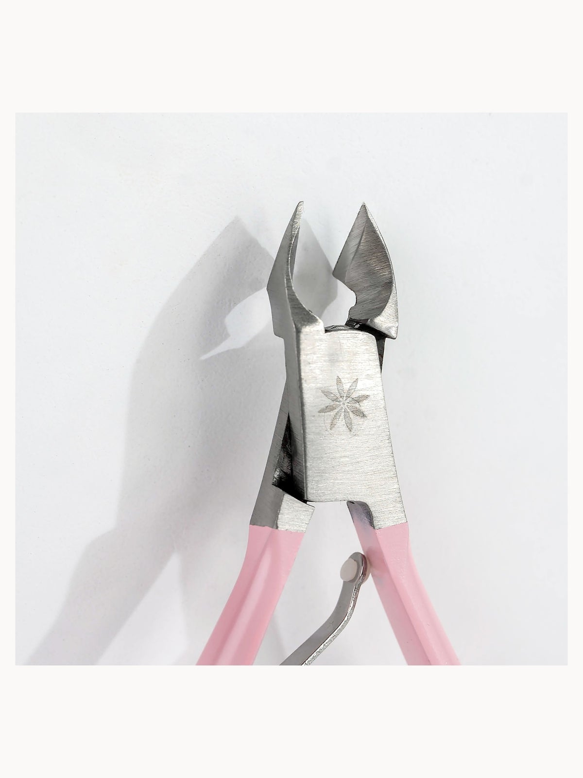 brushworks Cuticle Nippers 4