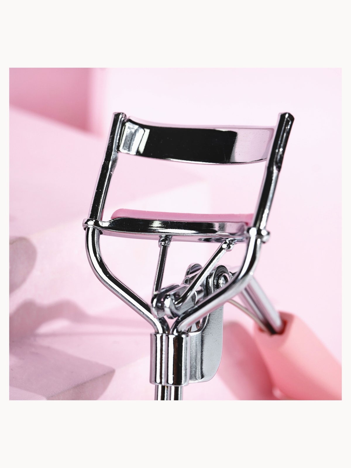 brushworks Lash Curler 4