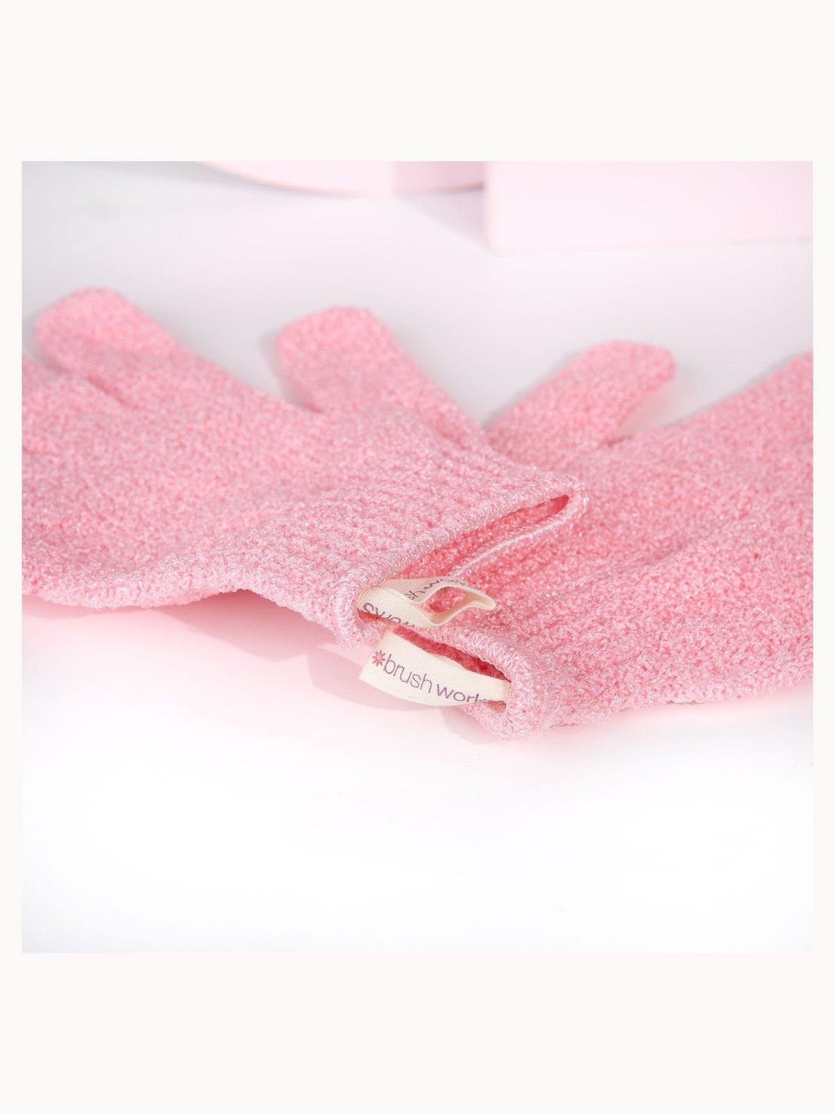 brushworks Exfoliating Gloves 3