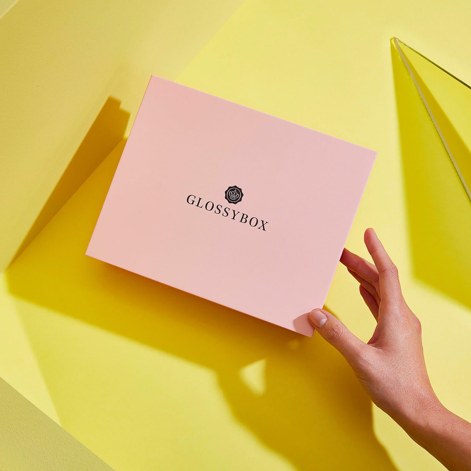 GLOSSYBOX BEAUTY BOX MAI 2019 - DE-1