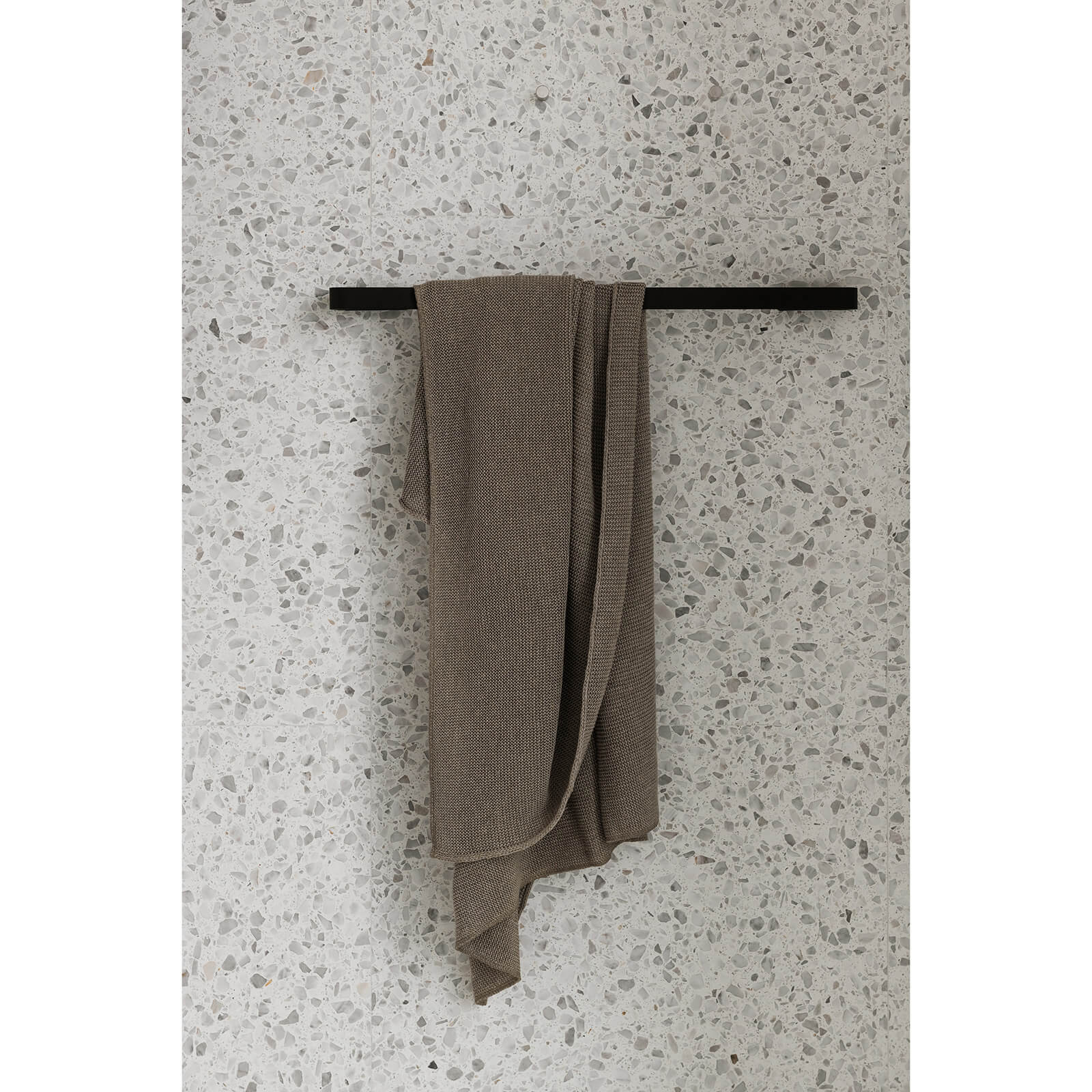 audo towel bar - black