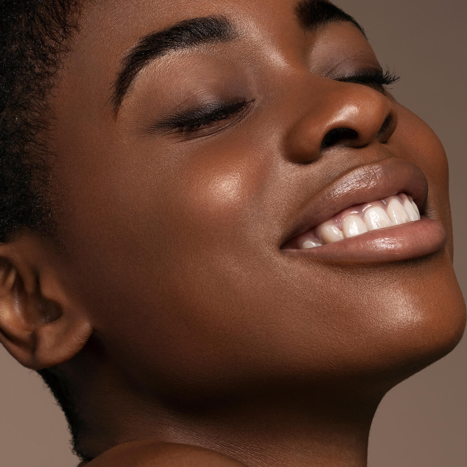 Thumbnail - Ciaté London Extraordinary Radiant Buildable Liquid Foundation 50ml (Various Shades) - 153N Sable