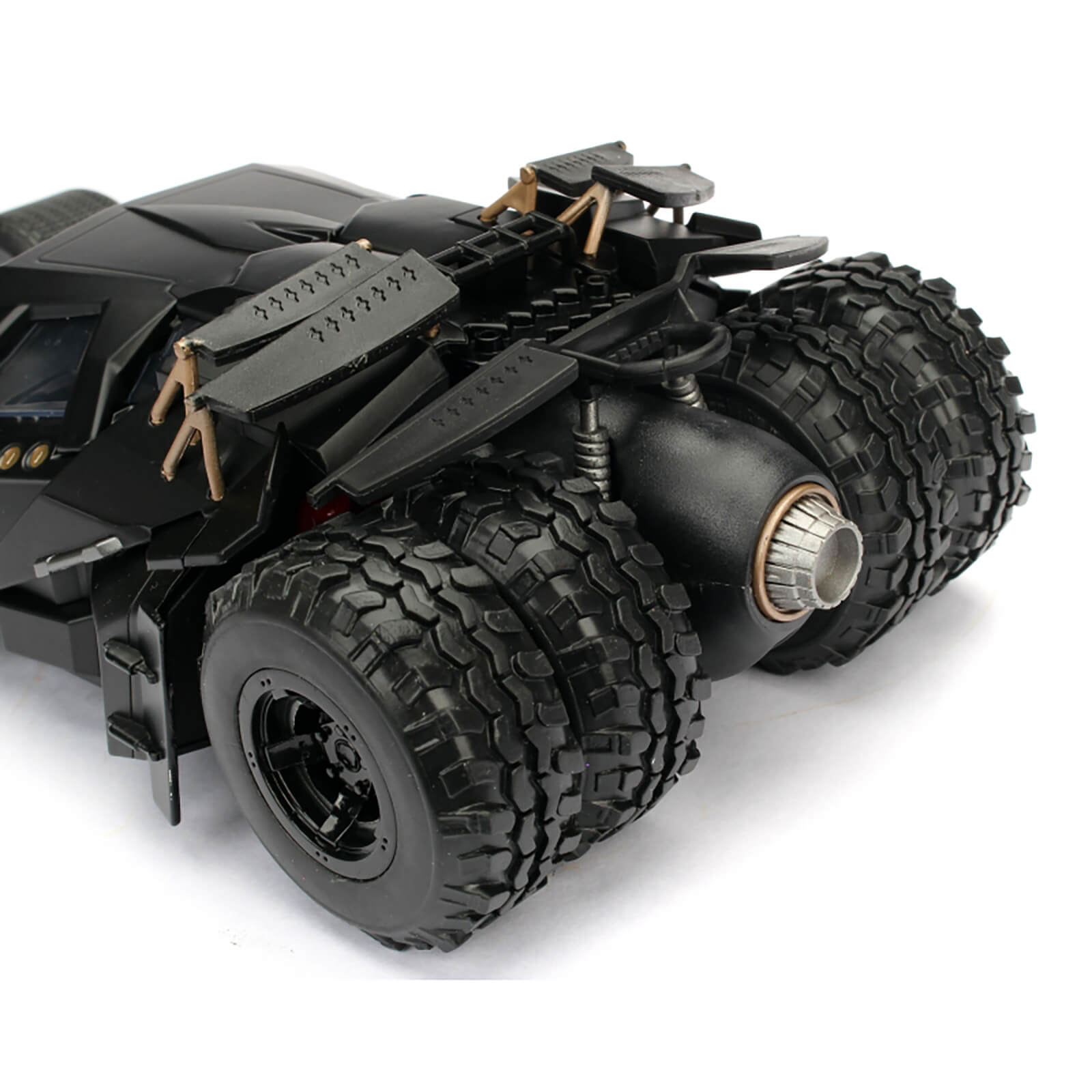 Jada Die Cast 1:24 2008 Batmobile with Diecast Batman