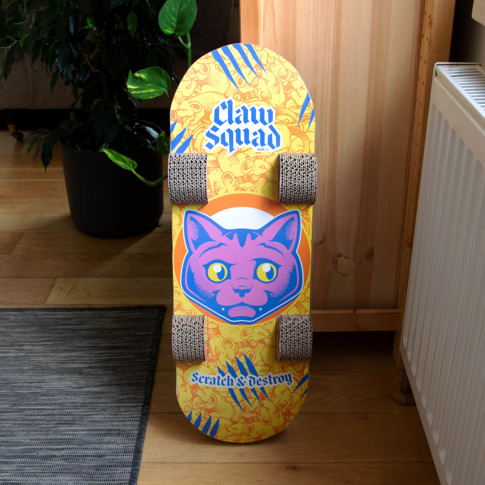 CAT SCRATCH SKATEBOARD