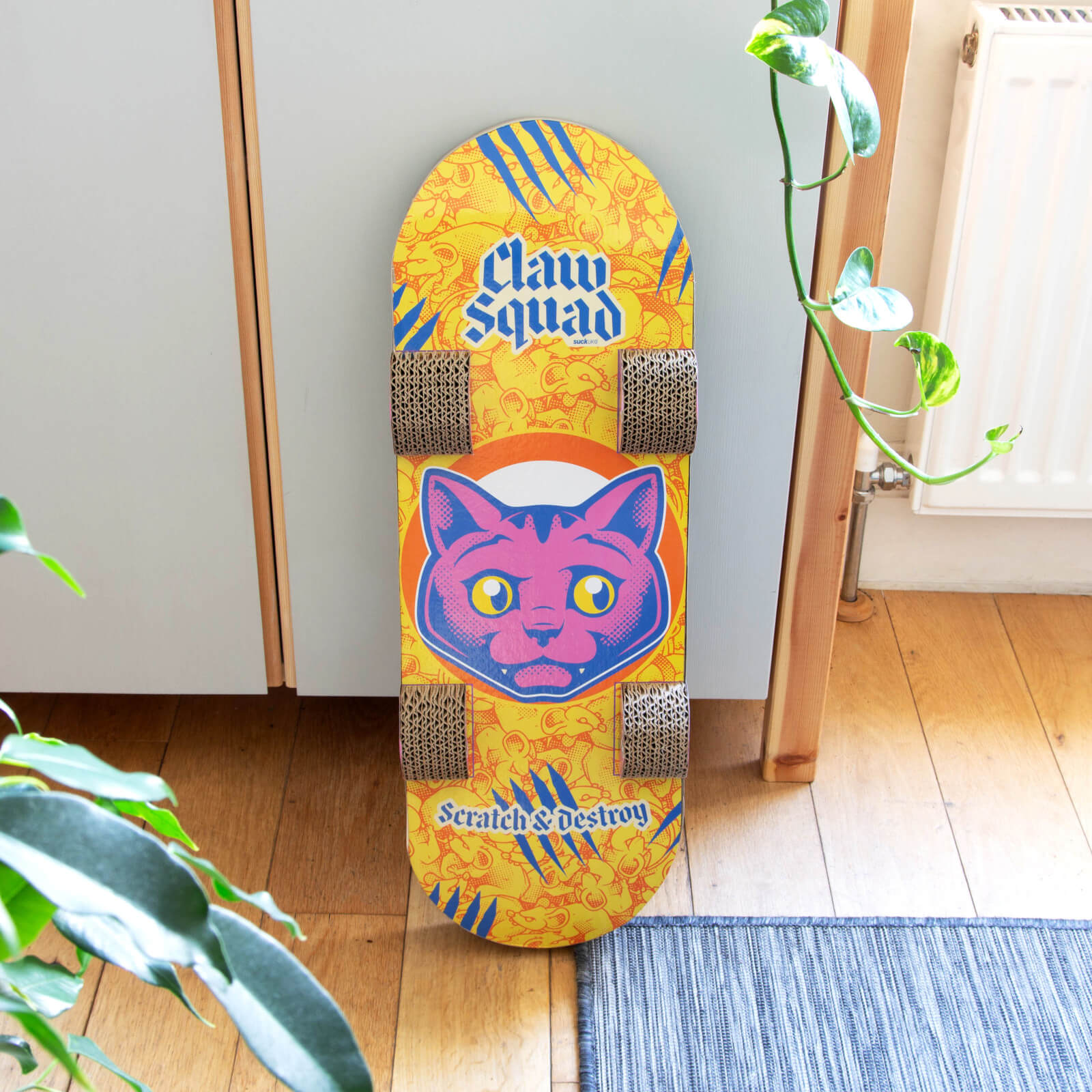 CAT SCRATCH SKATEBOARD